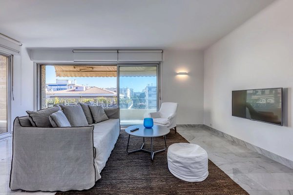 Cannes Palm Beach – One-bedroom apartment with terrace — photo 2