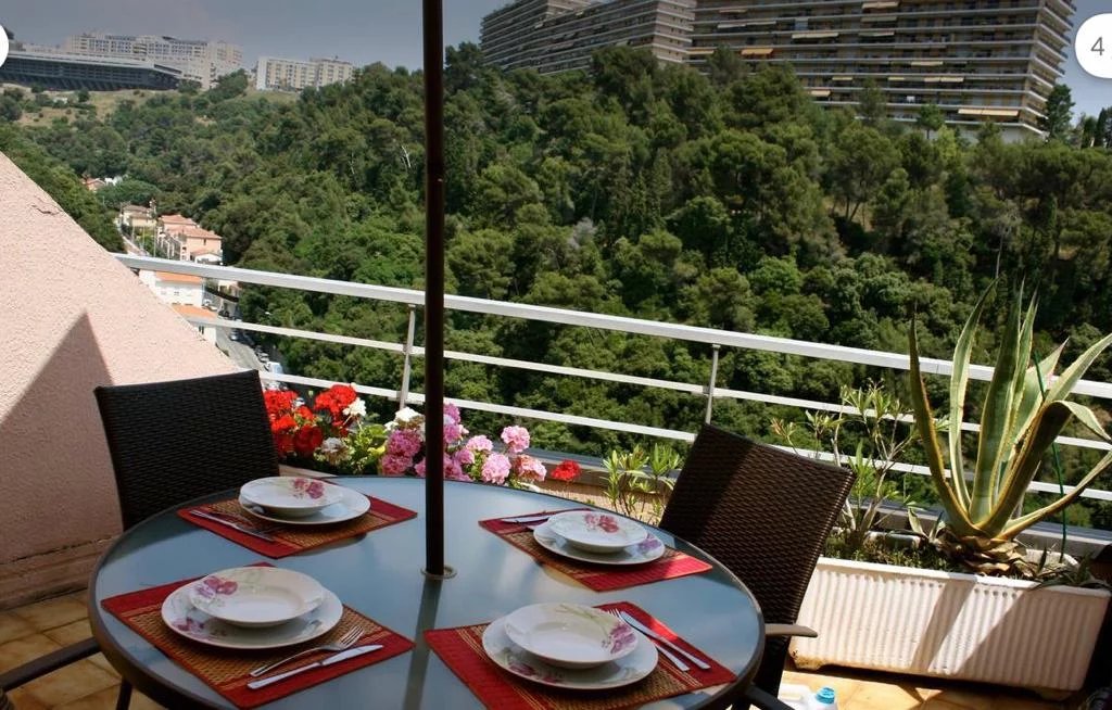 Studio Nice ouest vue mer terrasse