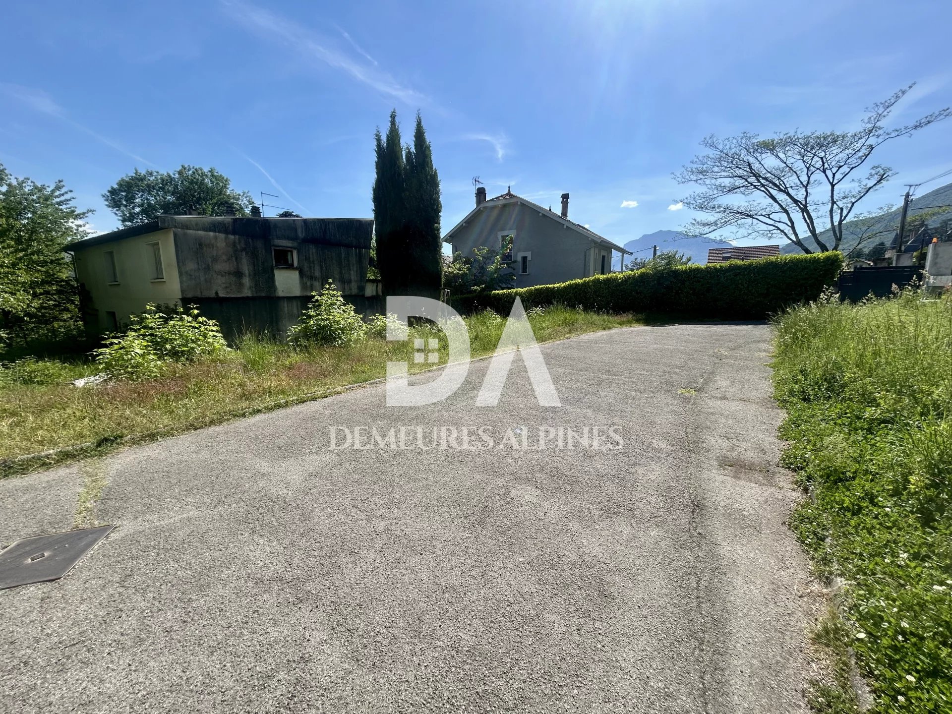 Corenc – Terrain Plat 719 m² – Emplacement Privilégié & Projet Signature - Photo 4