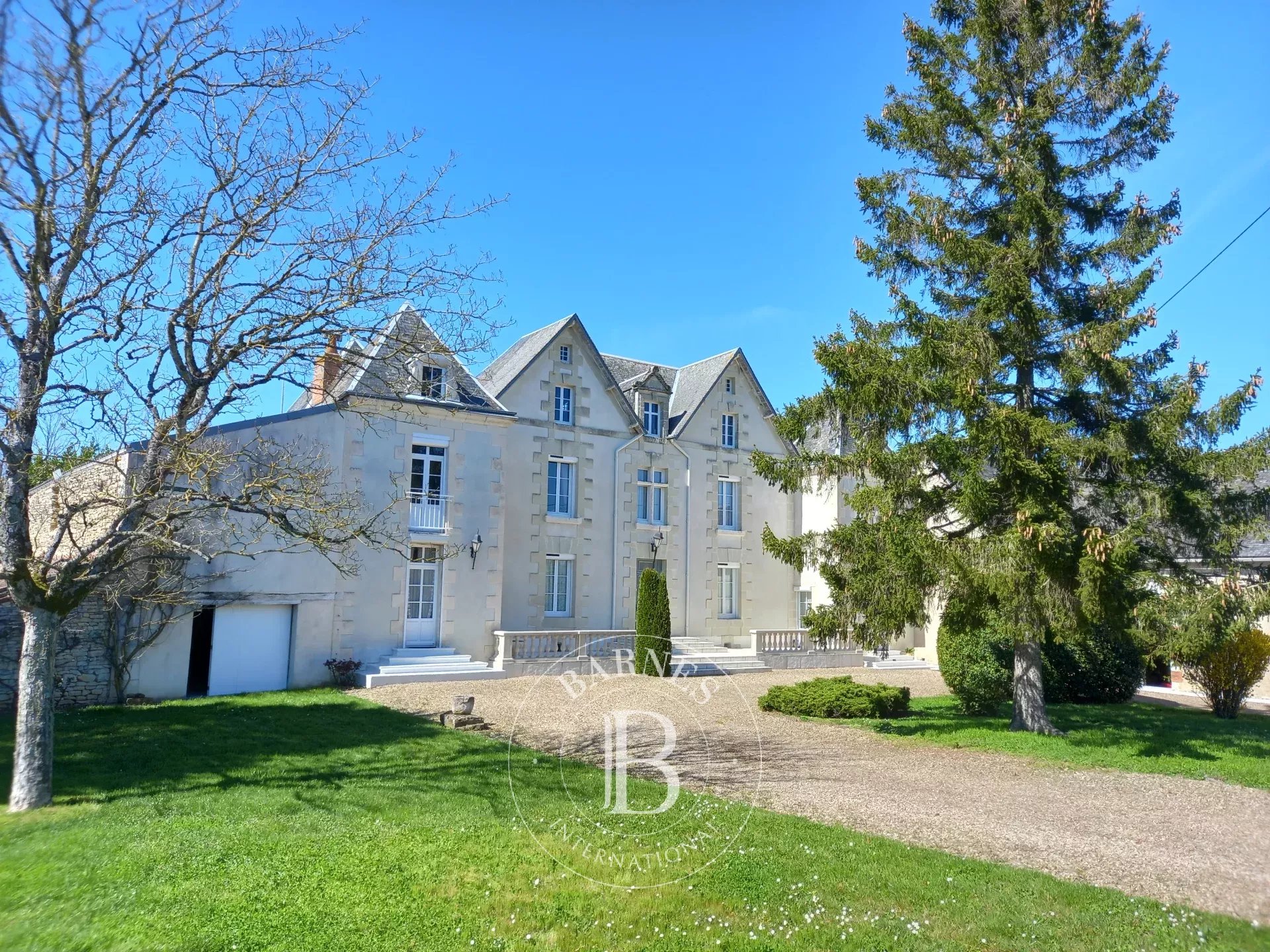 Maison Mirebeau  -  ref 8106298 (picture 2)