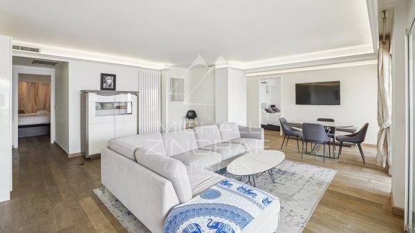 Cannes – Croisette – Magnificent 4-Room Apartment with Sea View — photo 3