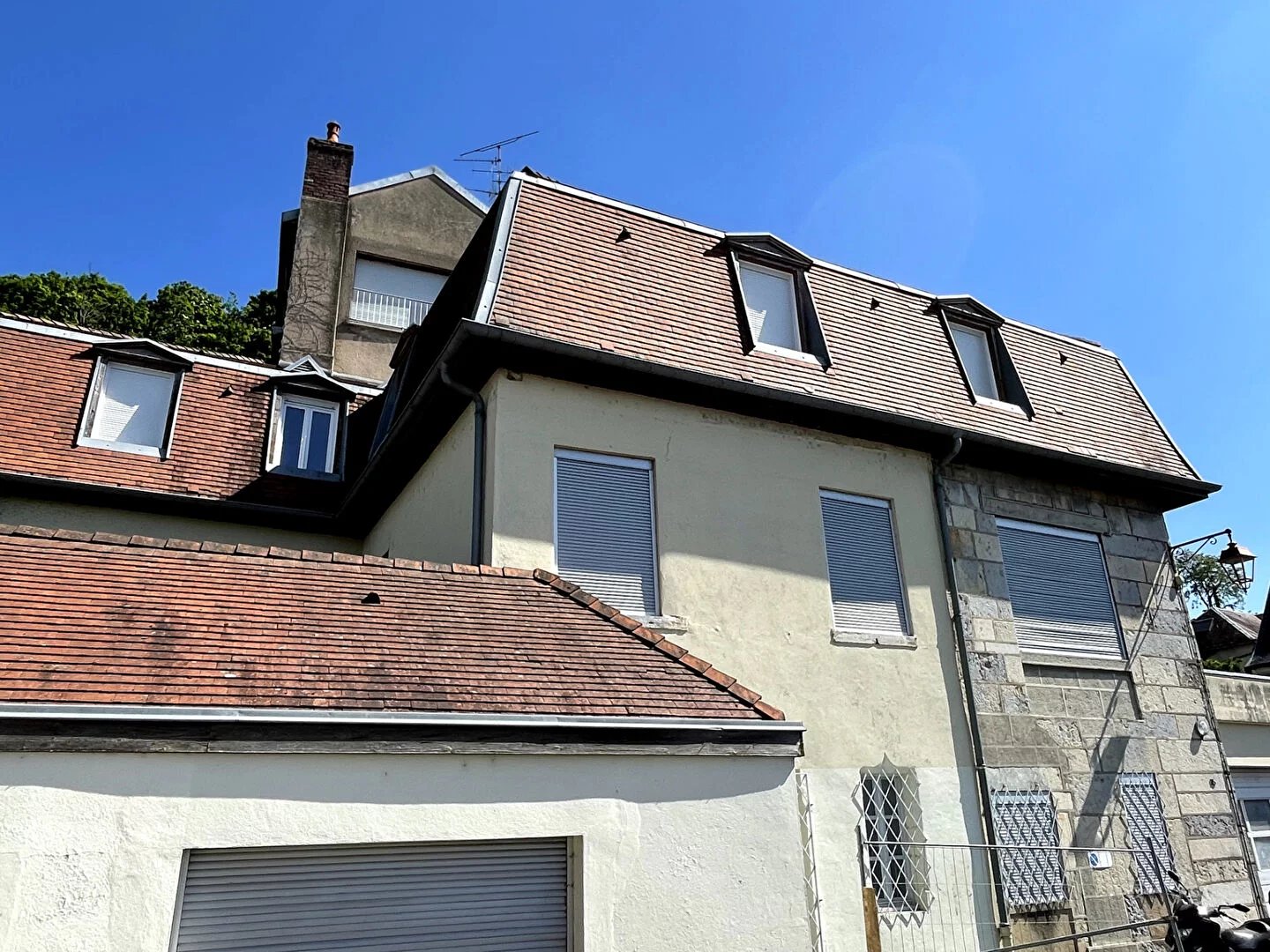 Quartier St Jean : Murs commerciaux de 115 m2 avec 2 places de parking