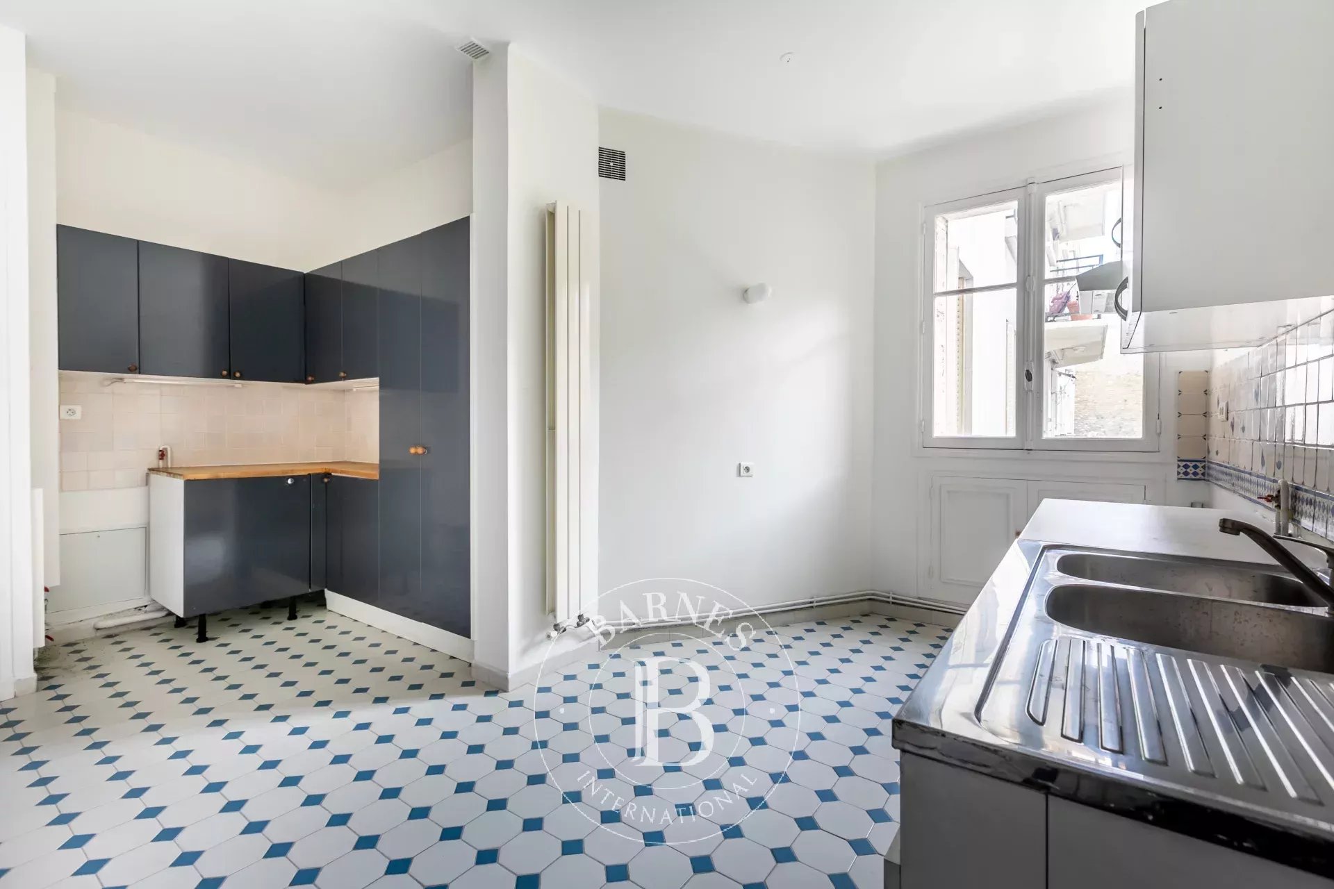 Exclusive - Paris 16 - Rue de la Tour - 2 bedrooms - Plenty of natural light - picture 12