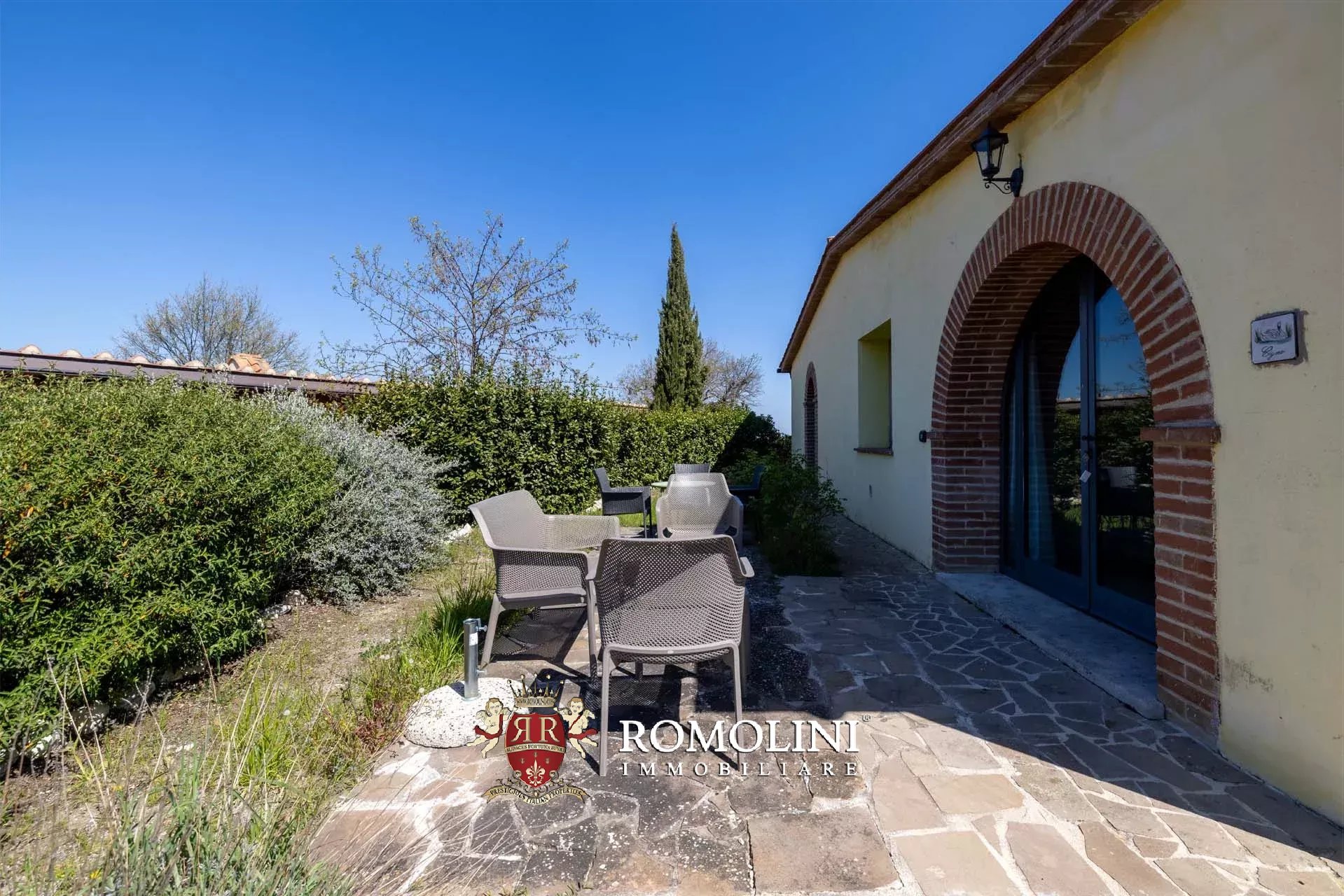 LUXUSANLAGE MIT 19 WOHNUNGEN IN DER TOSKANA, VAL D'ORCIA