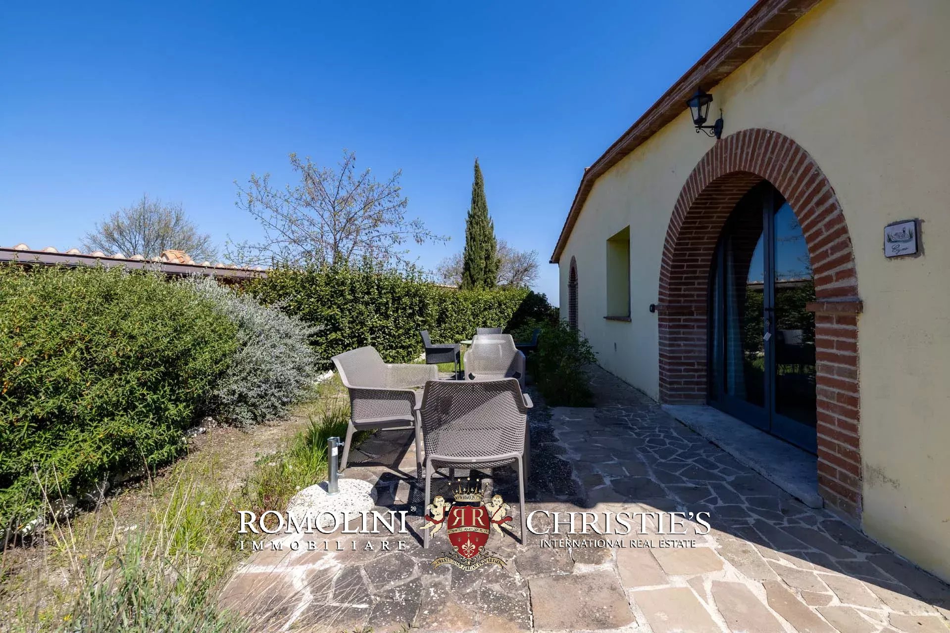 LUXUSANLAGE MIT 19 WOHNUNGEN IN DER TOSKANA, VAL D'ORCIA
