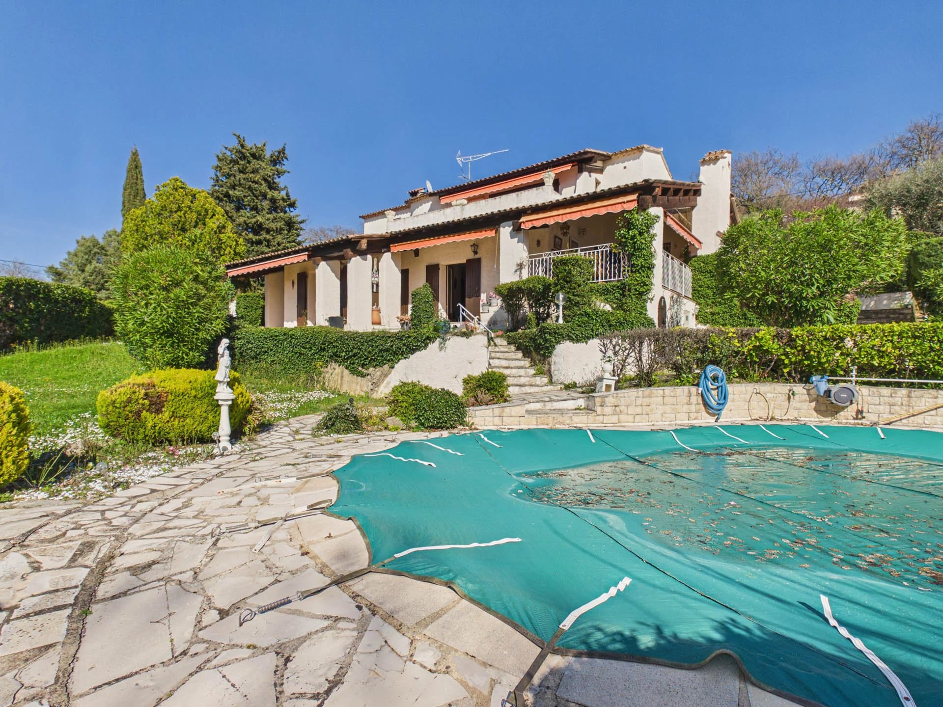 Villa to renovate with pool and view  - Montauroux