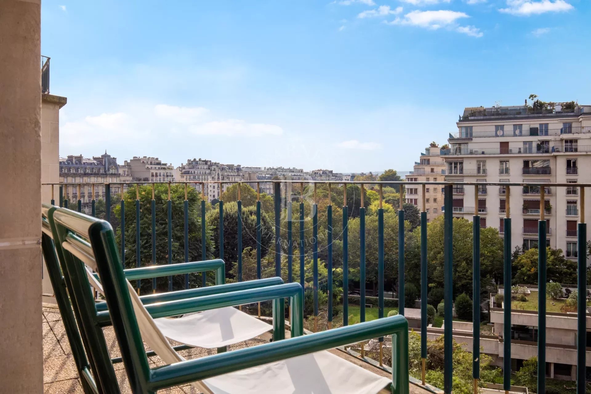 Exclusive listing - Paris 16 - Foch / Arc de Triomphe - Upper floor - Beautiful views, outdoor spaces - picture 8