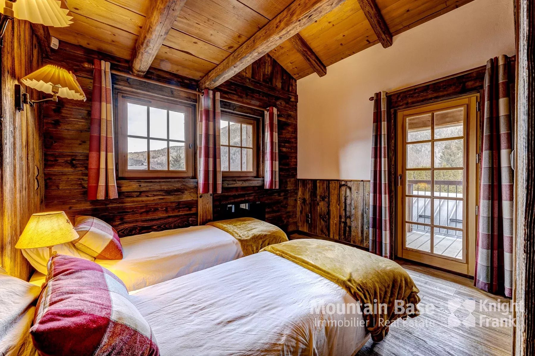 Photo of Newly renovated 4-bedroom chalet located next to the woods in the Bois Rond area of Taconnaz.