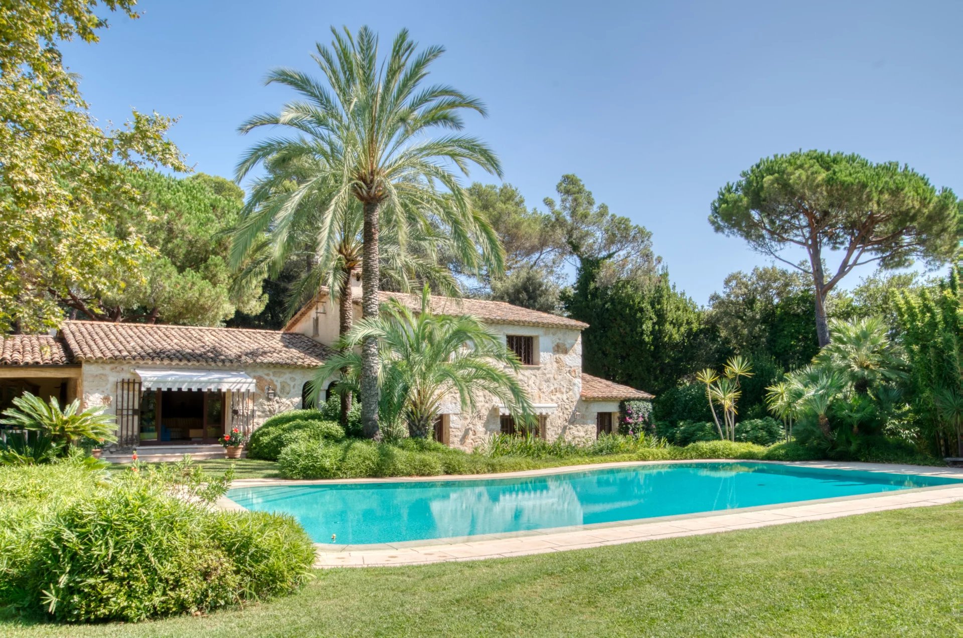 Exclusivité - La Colle sur Loup - Domaine en pierre avec 4 maisons  - Piscine