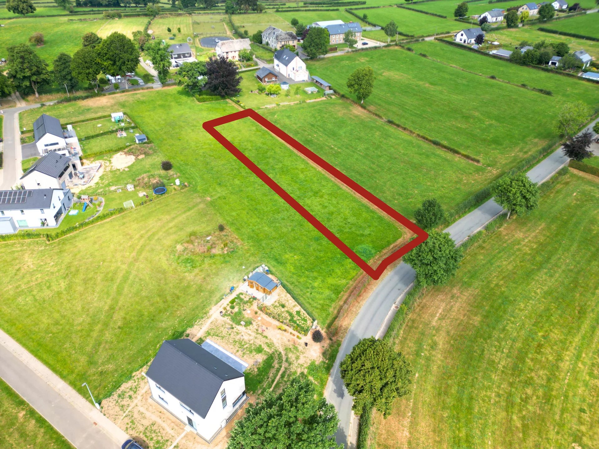 2 037 m² d'espace pour des idées d'aménagement personnalisées – Terrain à bâtir dans un emplacement attrayant