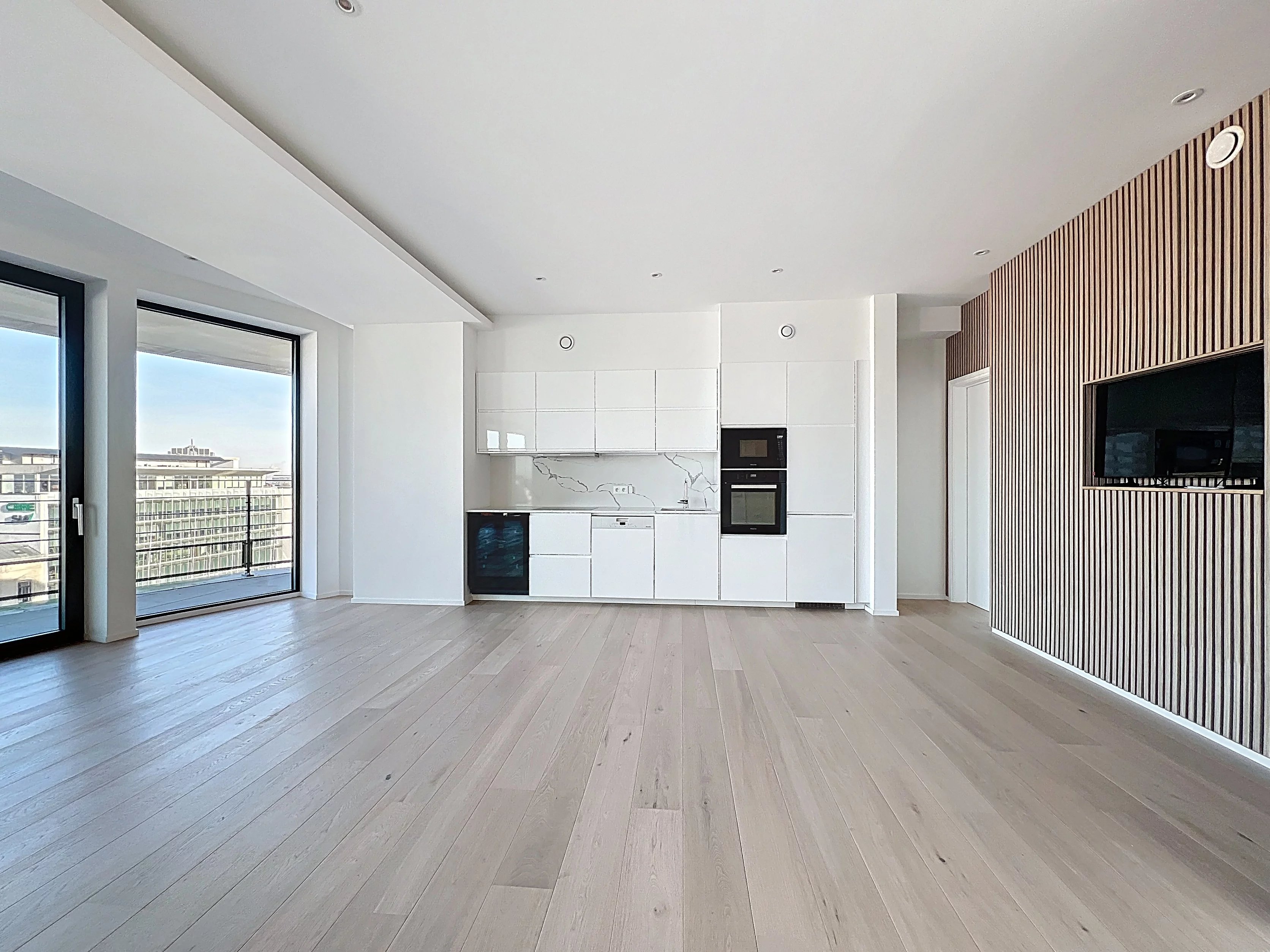 Ixelles - Very nice bright 4 bedroom terrace apartment