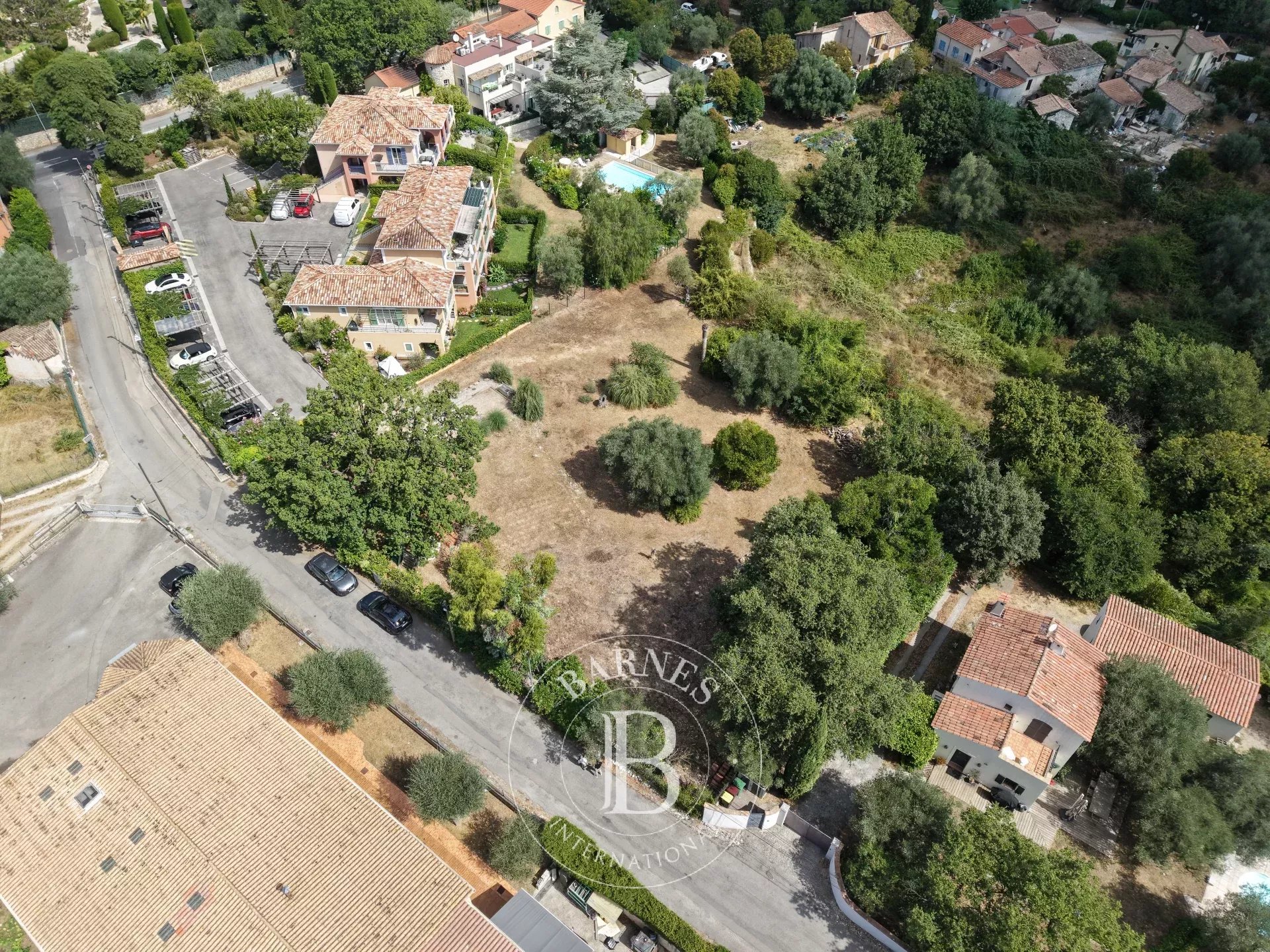 Arazi Roquefort-les-Pins - picture 4