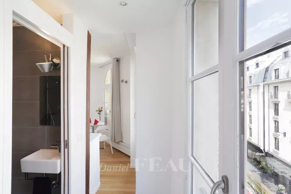 Rental Studio Paris 1st
