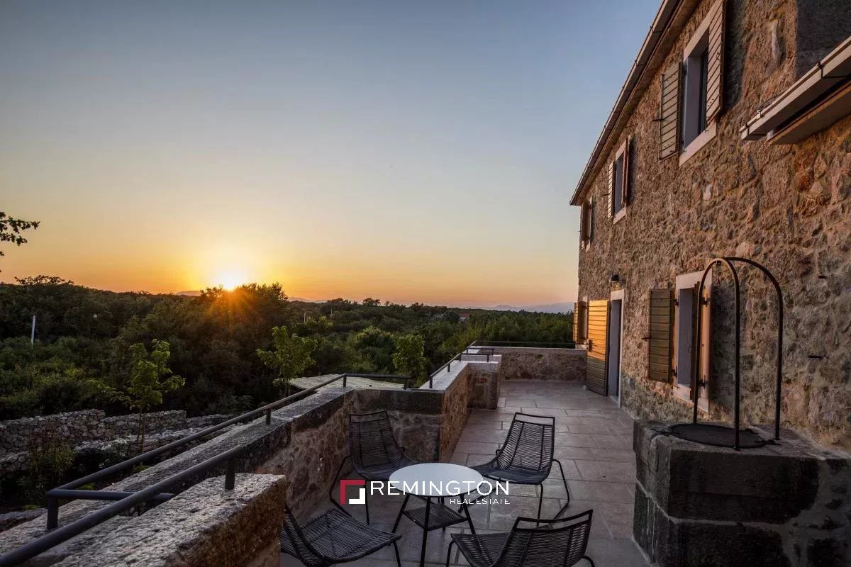5 Bedroom Villa/Townhouse's Image 29