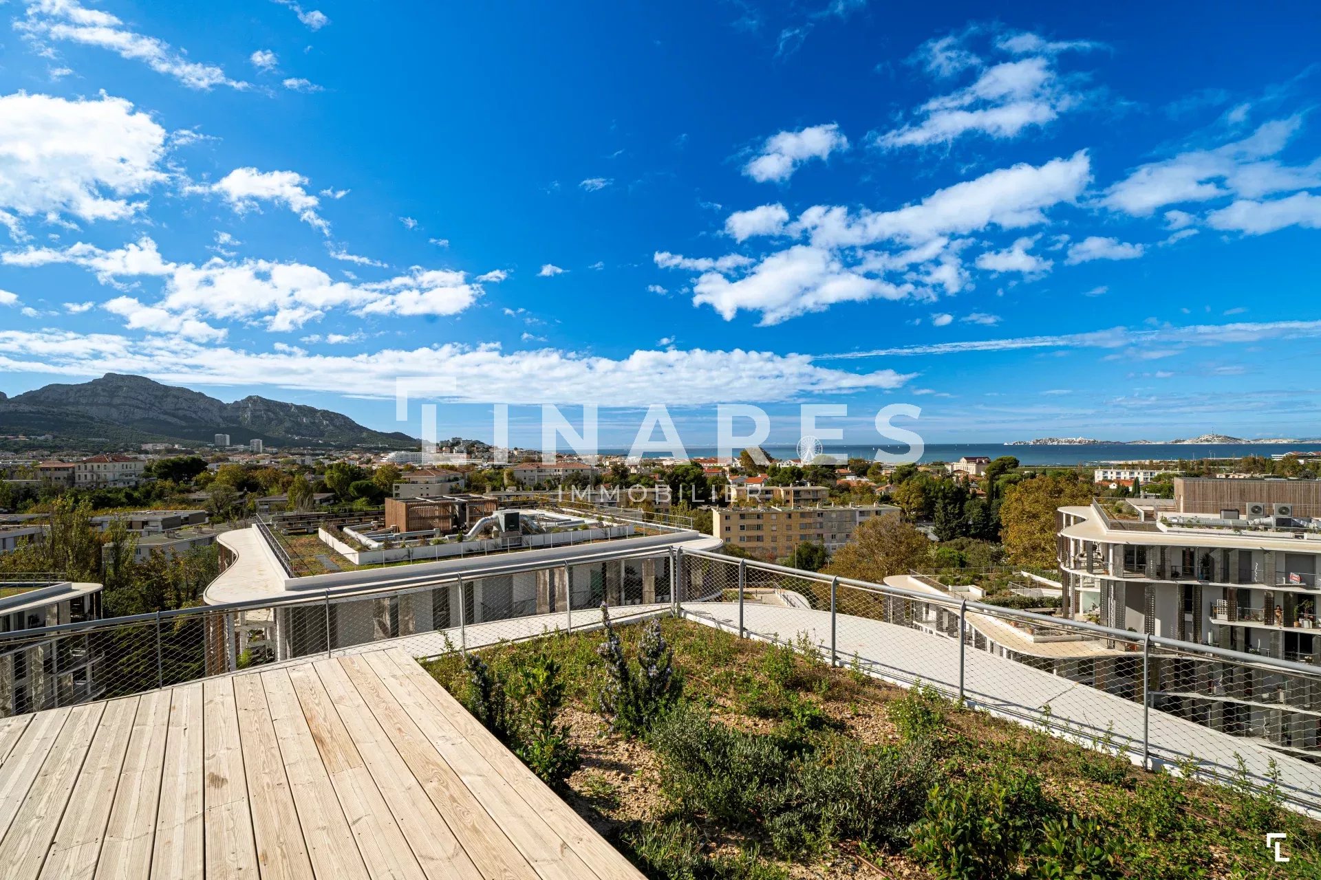 LE DUPLEX - Appartement T3 72m2 + Terrasse 30m2 - 13008
