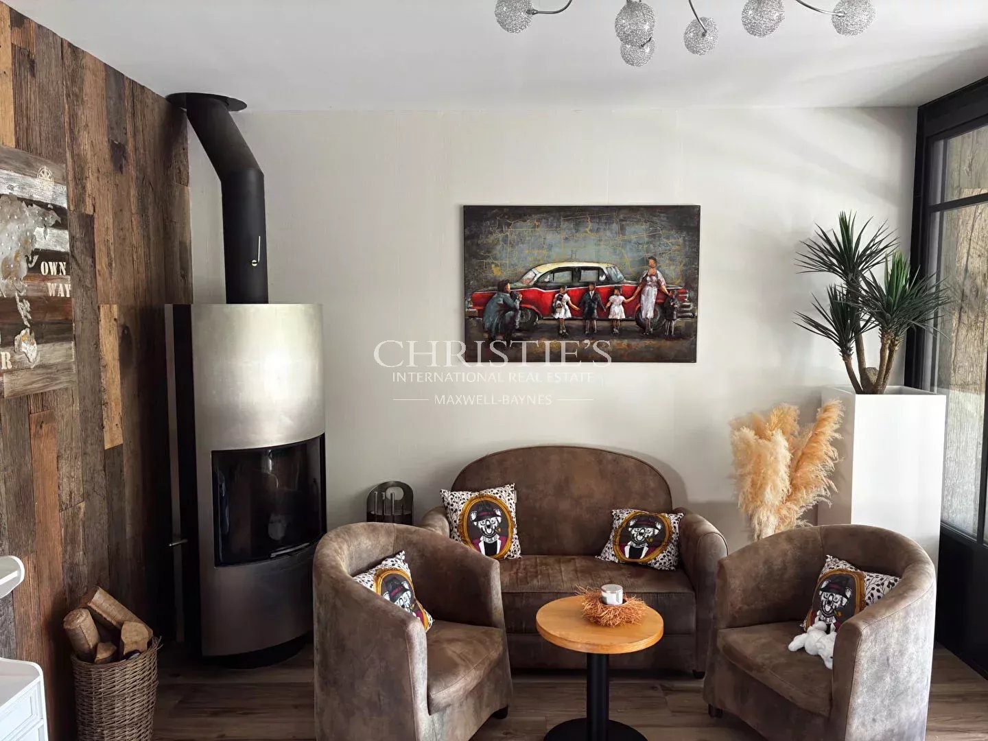 10 Bedroom Villa/Townhouse's Image 9