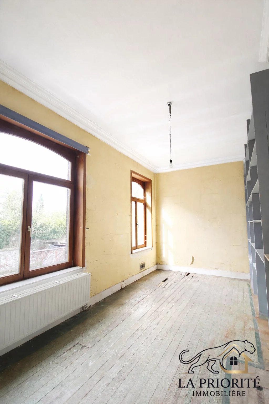 Maison de commerce à rénover – Fort potentiel – Centre de Gosselies