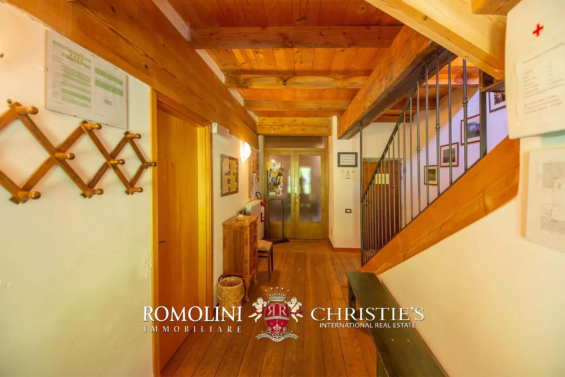 10 Bedroom Villa/Townhouse's Image 21