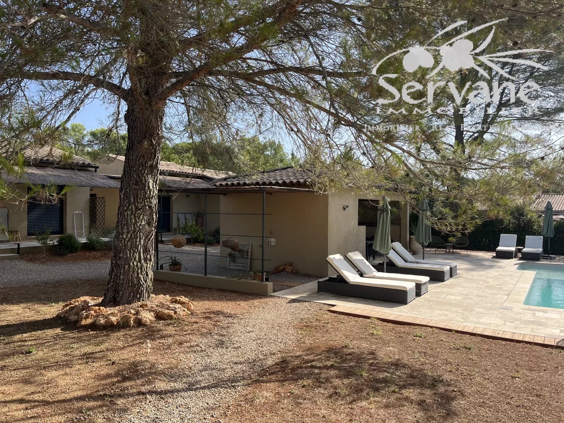 Villa and 4 gites in Cotignac, unique layout with pool house and pool
