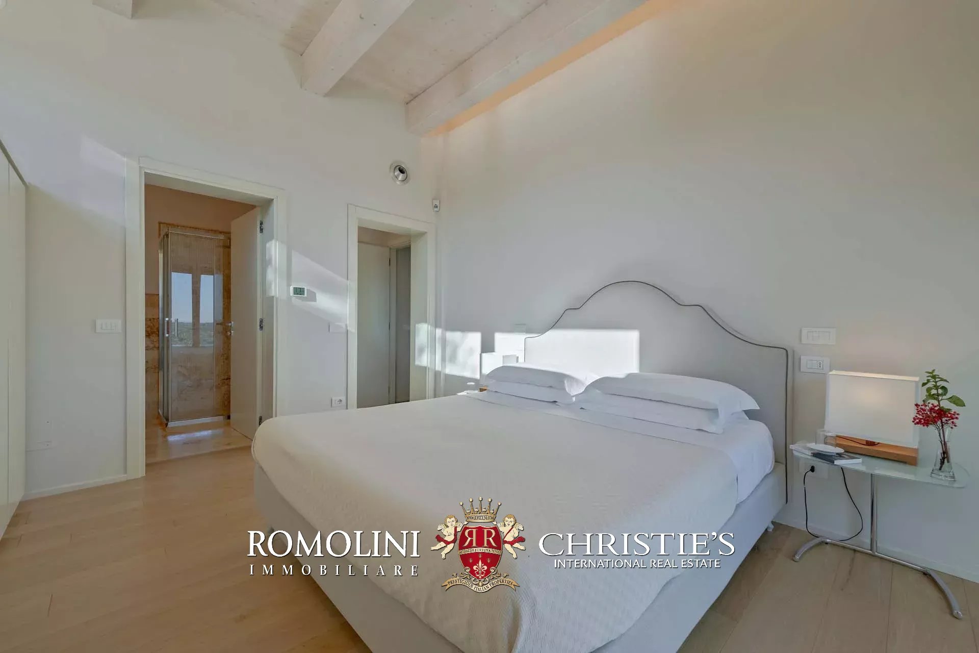 7 Bedroom Villa/Townhouse's Image 84