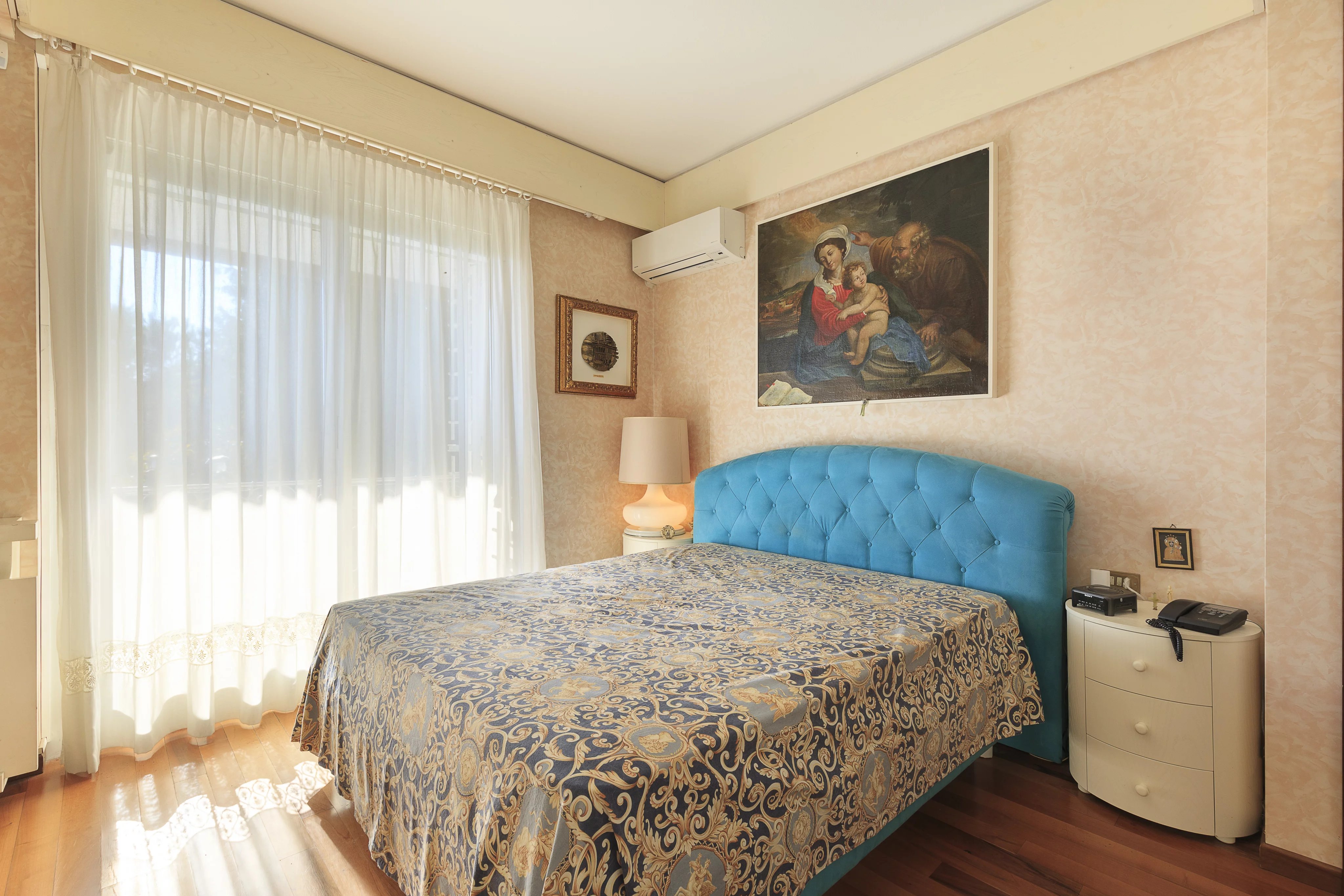 Multi-room apartment in prestigious building, with swimming pool, Lake Como - picture 19 title=