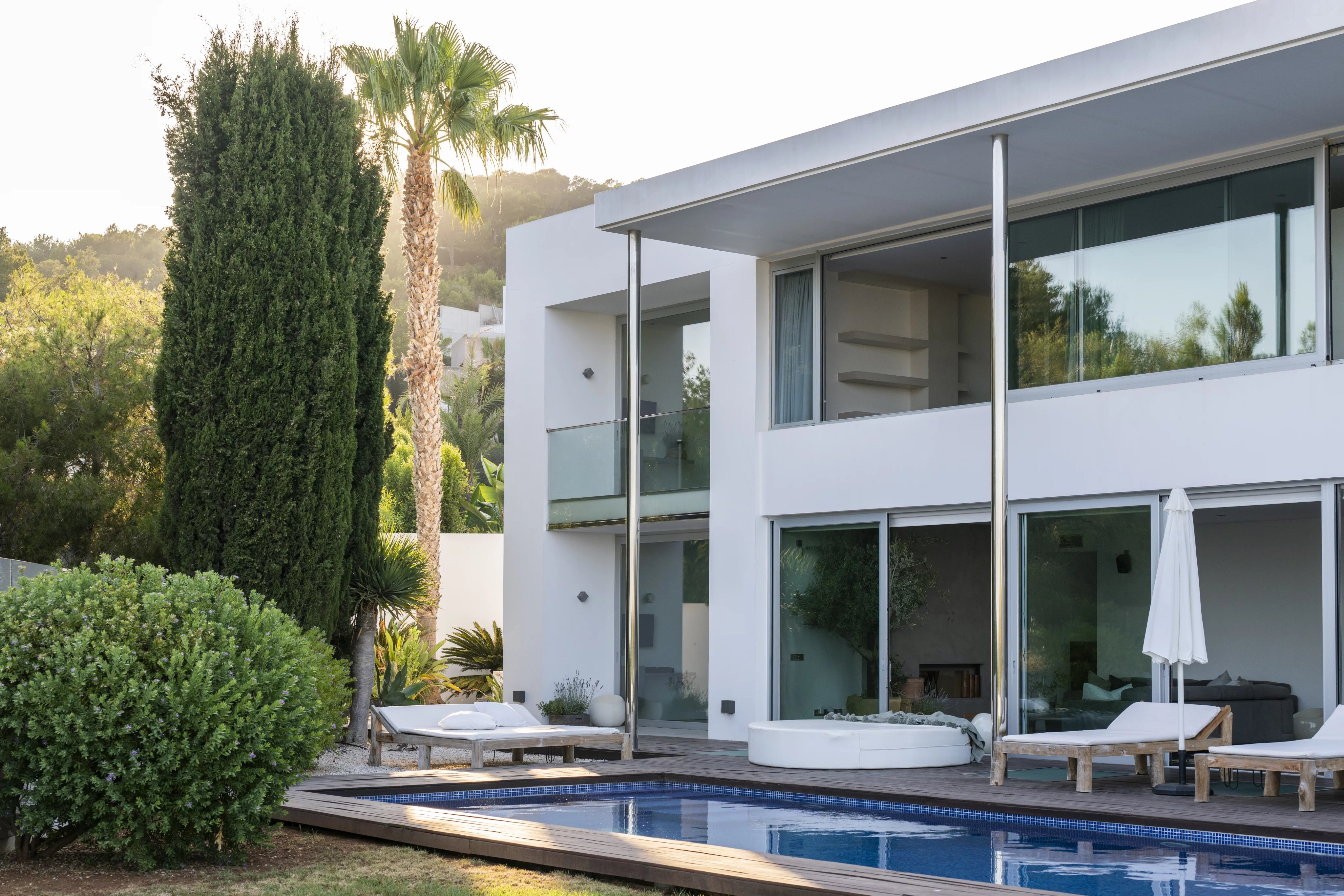 Luxury villa with sea views in the exclusive urbanisation of Vista Alegre.