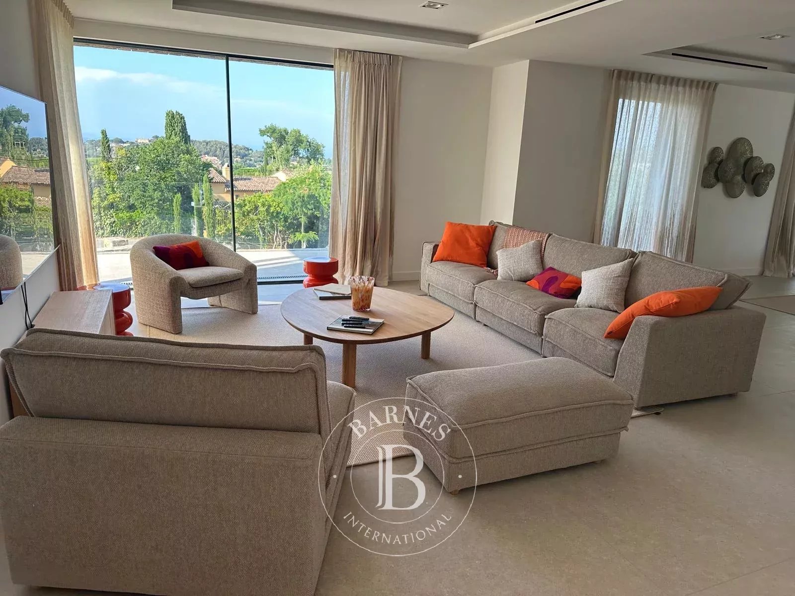SAINT-TROPEZ - VILLA D'EXCEPTION - 5 CHAMBRES - NEUF - PROCHE PLACE DES LICES - picture 9