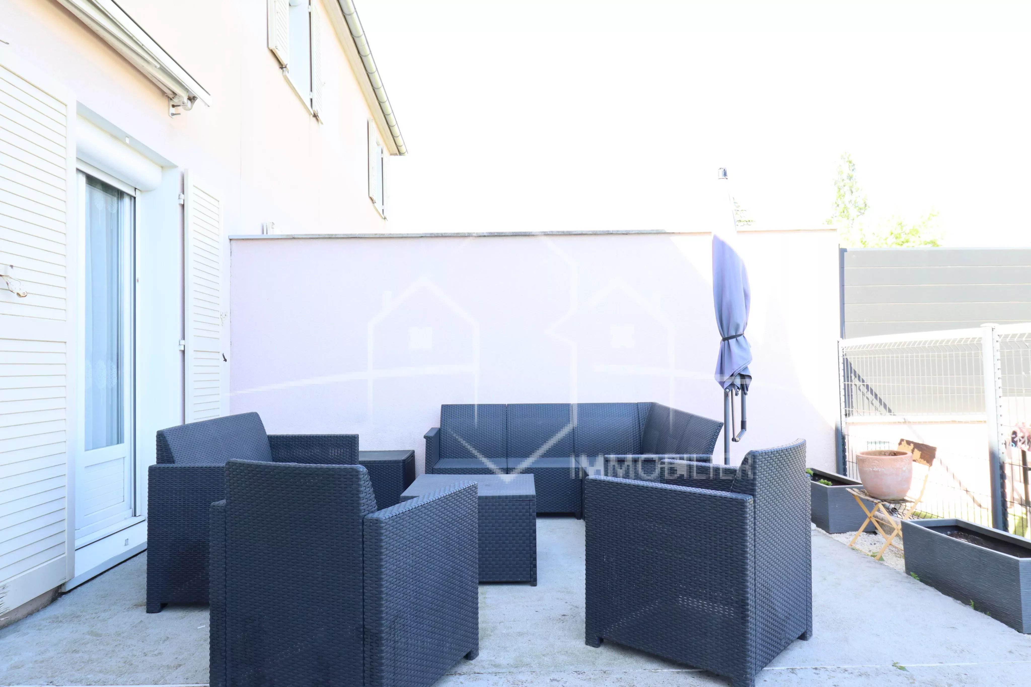 Maison familiale de 120 m² avec piscine à Saint-Maurice-l'Exil