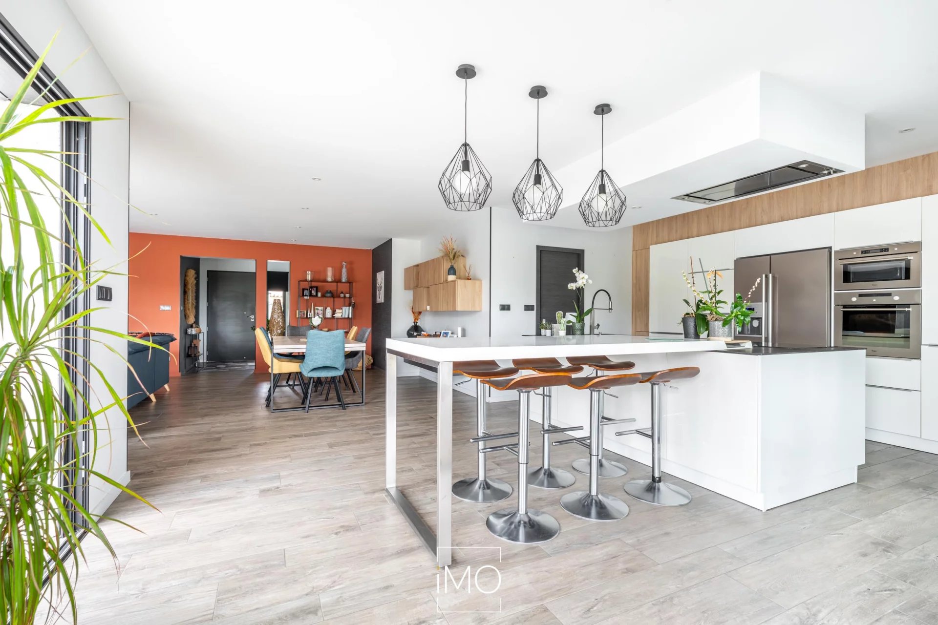 Villa de 168 m² de plain pied avec piscine sur une parcelle de 1489 m²