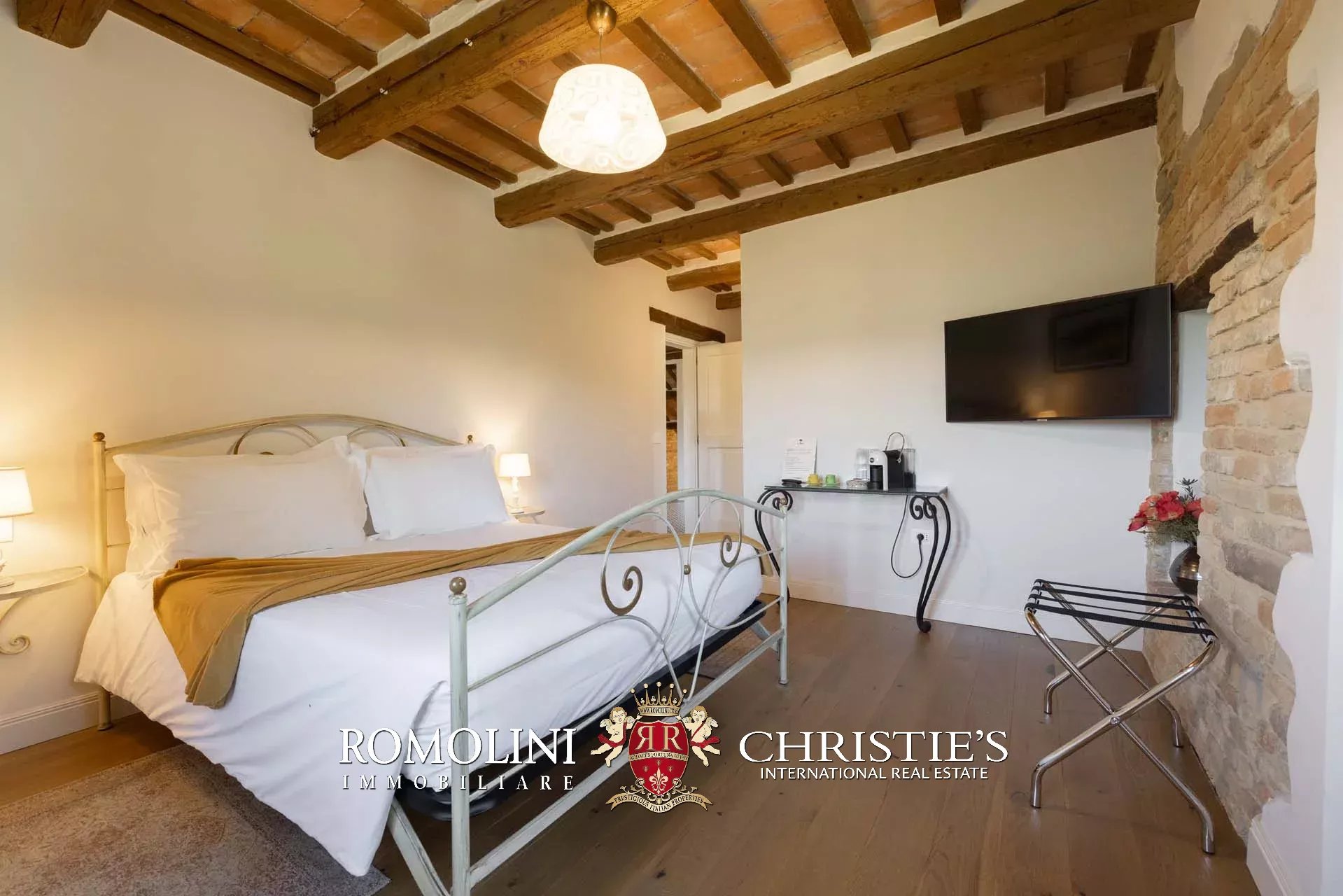 9 Bedroom Villa/Townhouse's Image 35