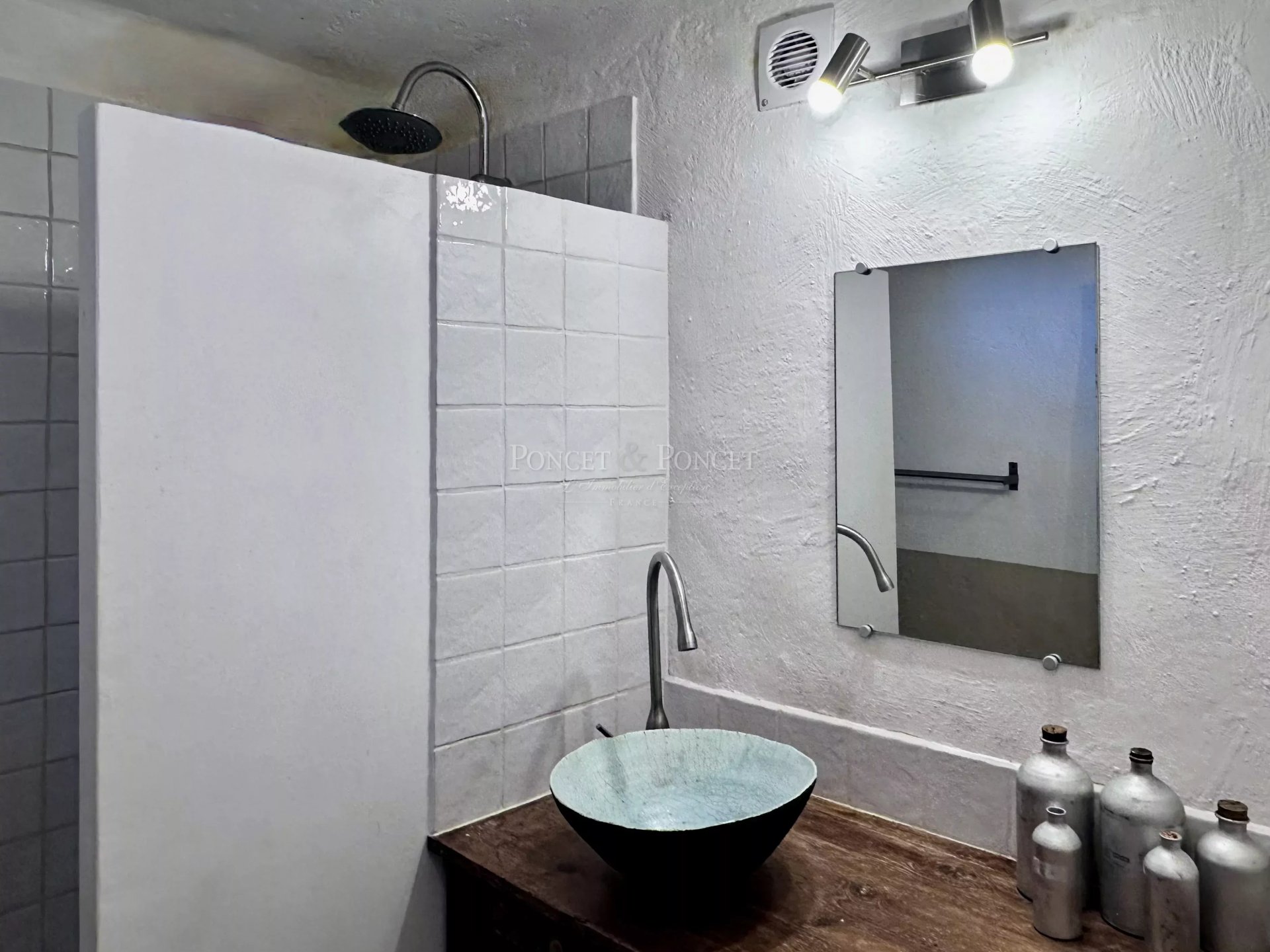 7 Bedroom Villa/Townhouse's Image 22