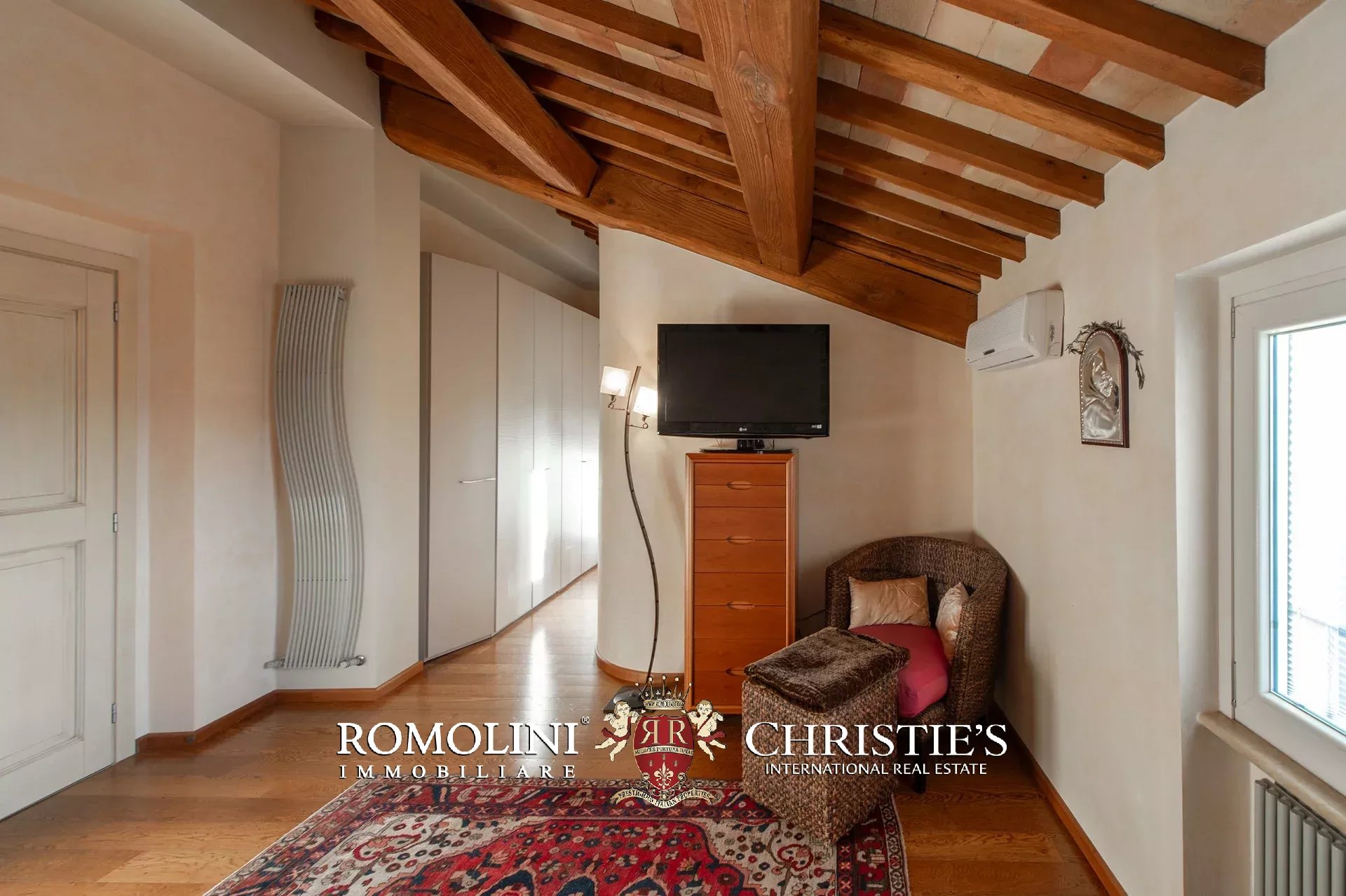 10 Bedroom Villa/Townhouse's Image 62