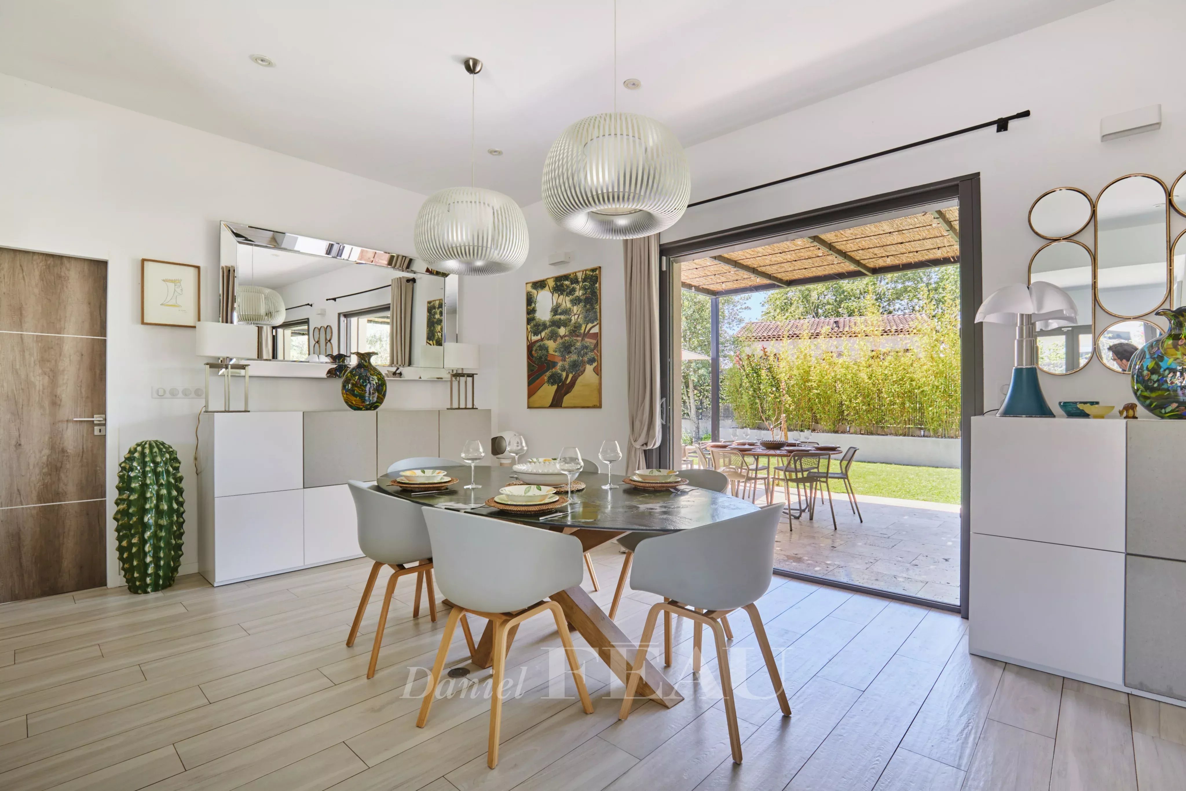Sale House Paradou