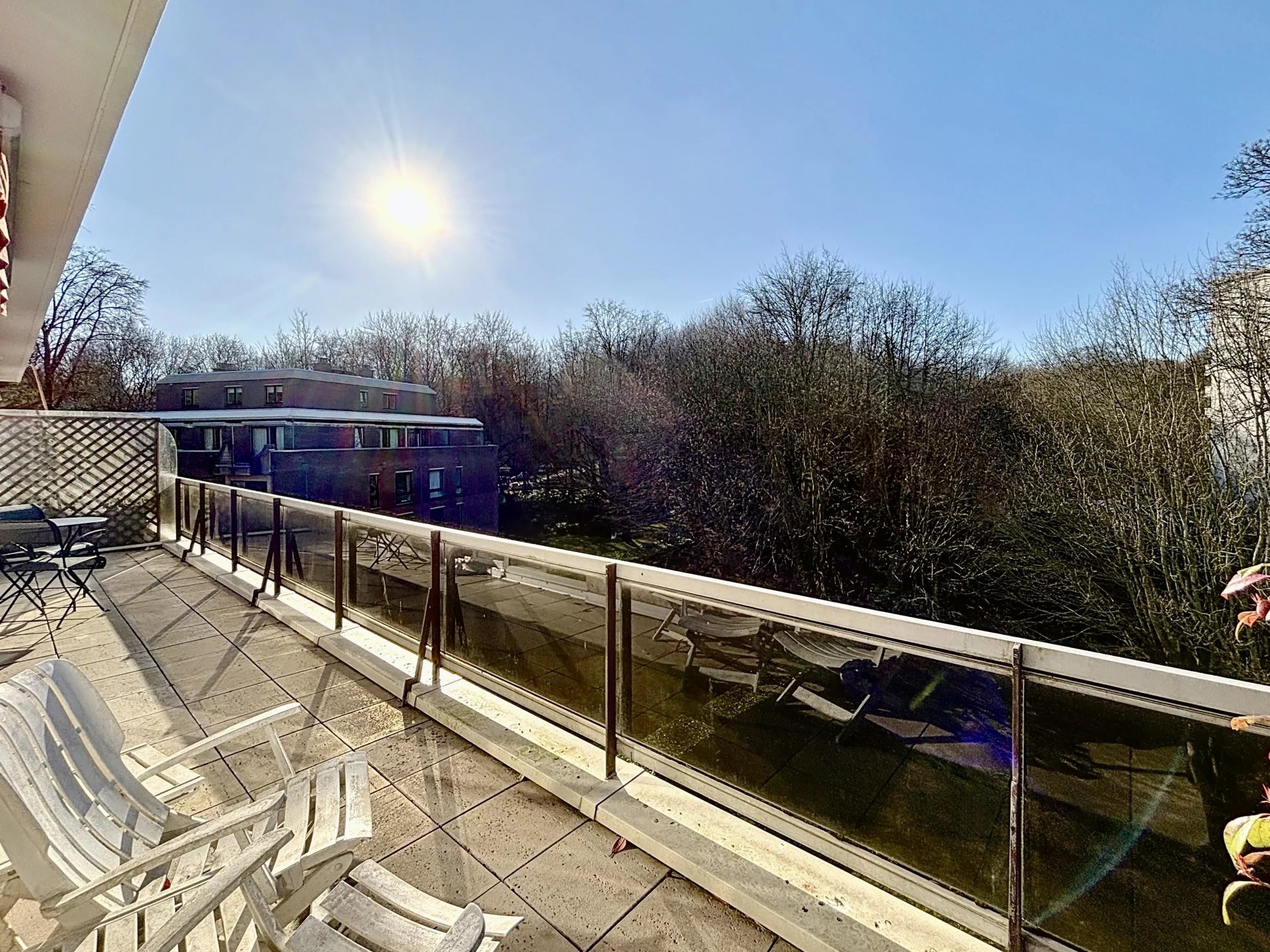 SOUS OFFRE - Bois de la Cambre - Appartement 3 chambres, terrasses, 2 garages