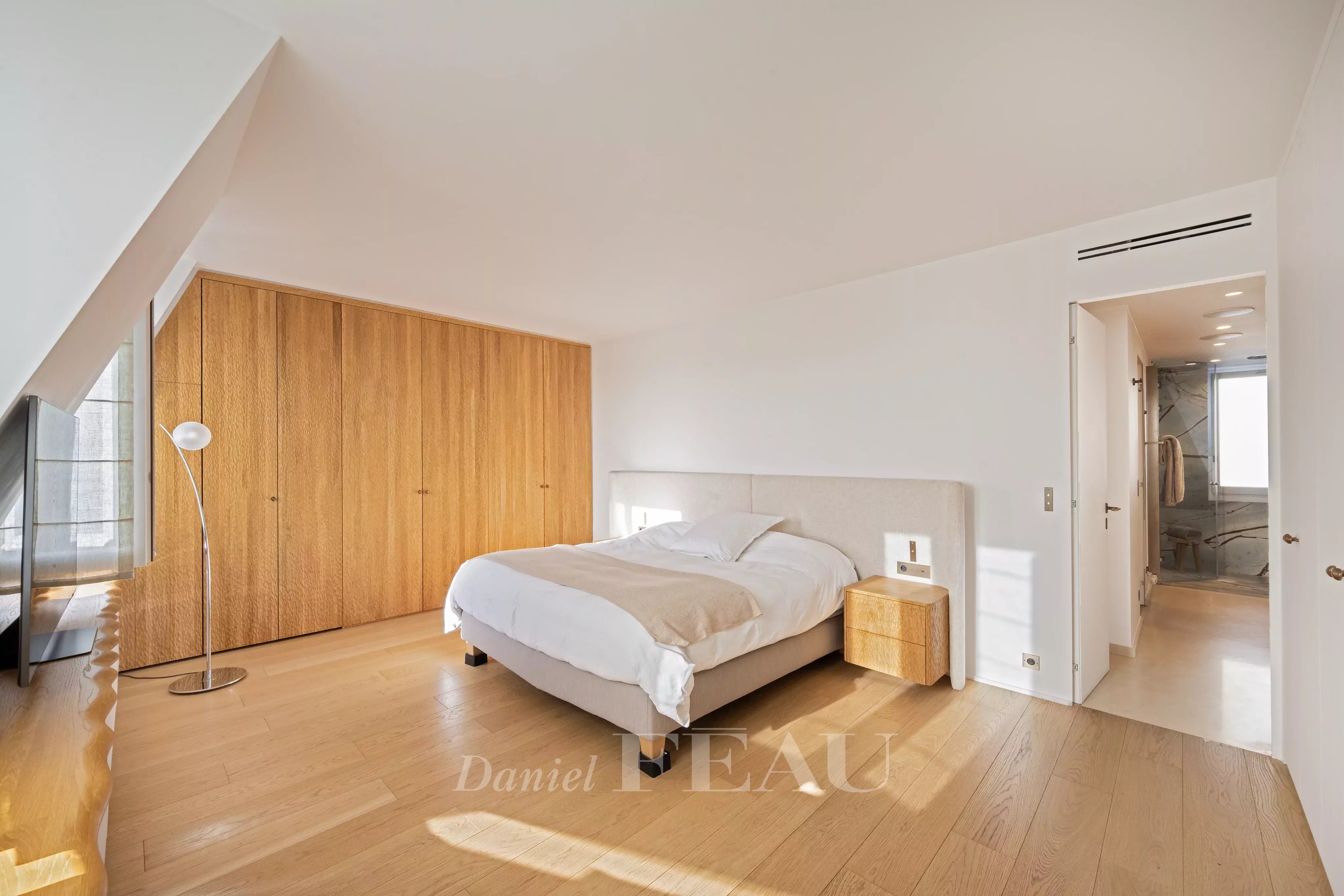 Sale Apartment Paris 7th