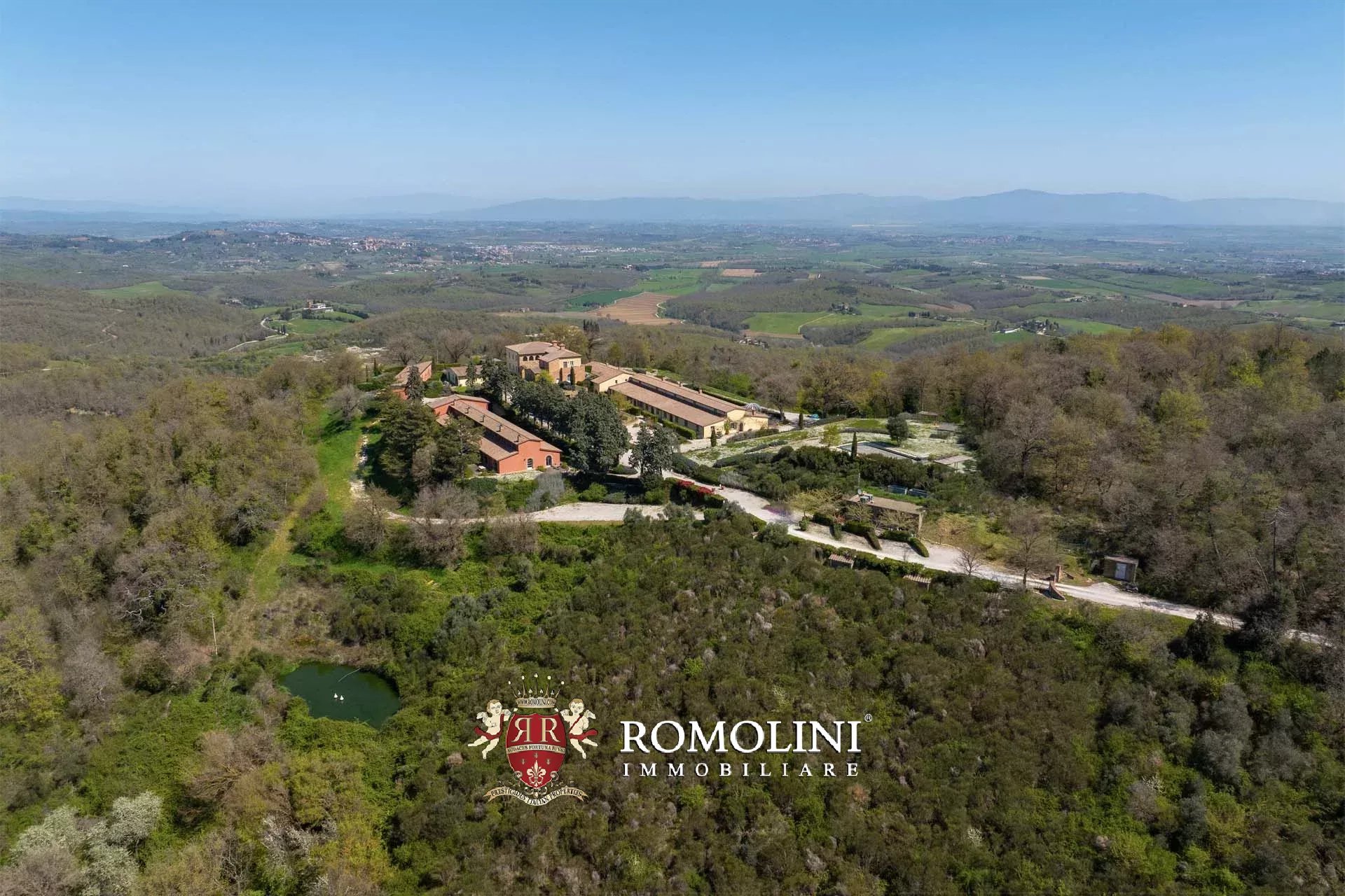 LUXUSANLAGE MIT 19 WOHNUNGEN IN DER TOSKANA, VAL D'ORCIA