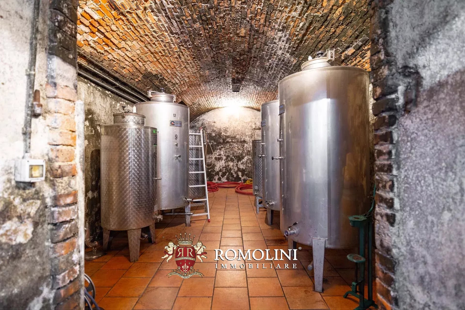 19 Bedroom Vineyard's Image 45