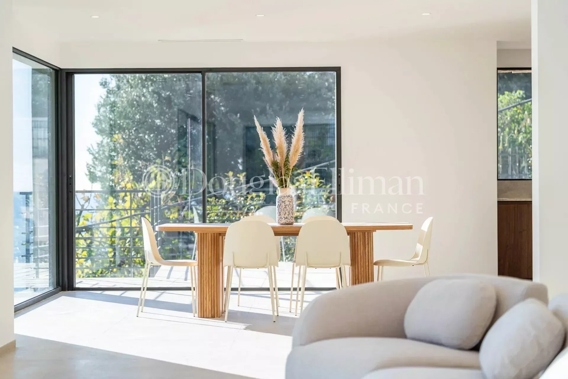 Roquebrune-Cap-Martin – Superbe villa contemporaine - Image nᵒ3