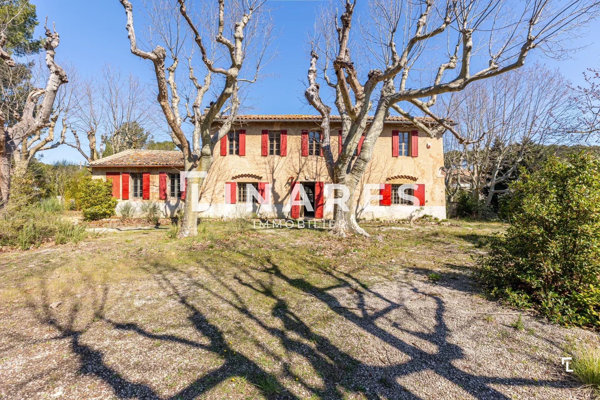 MAS DES PLATANES - Maison provençale à rénover de 263m2 - Terrain 2316m2 - Ventabren
