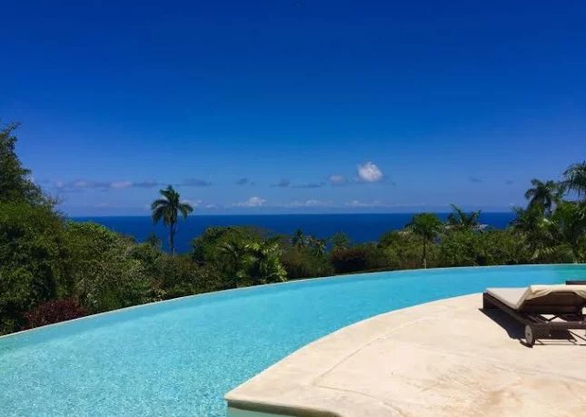 Magnifique Villa située près de Playa Grande, sur une falaise surplombant la mer.