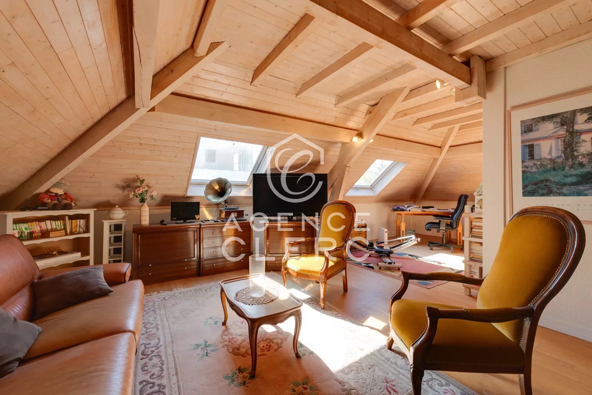 4 Bedroom Villa/Townhouse's Image 4
