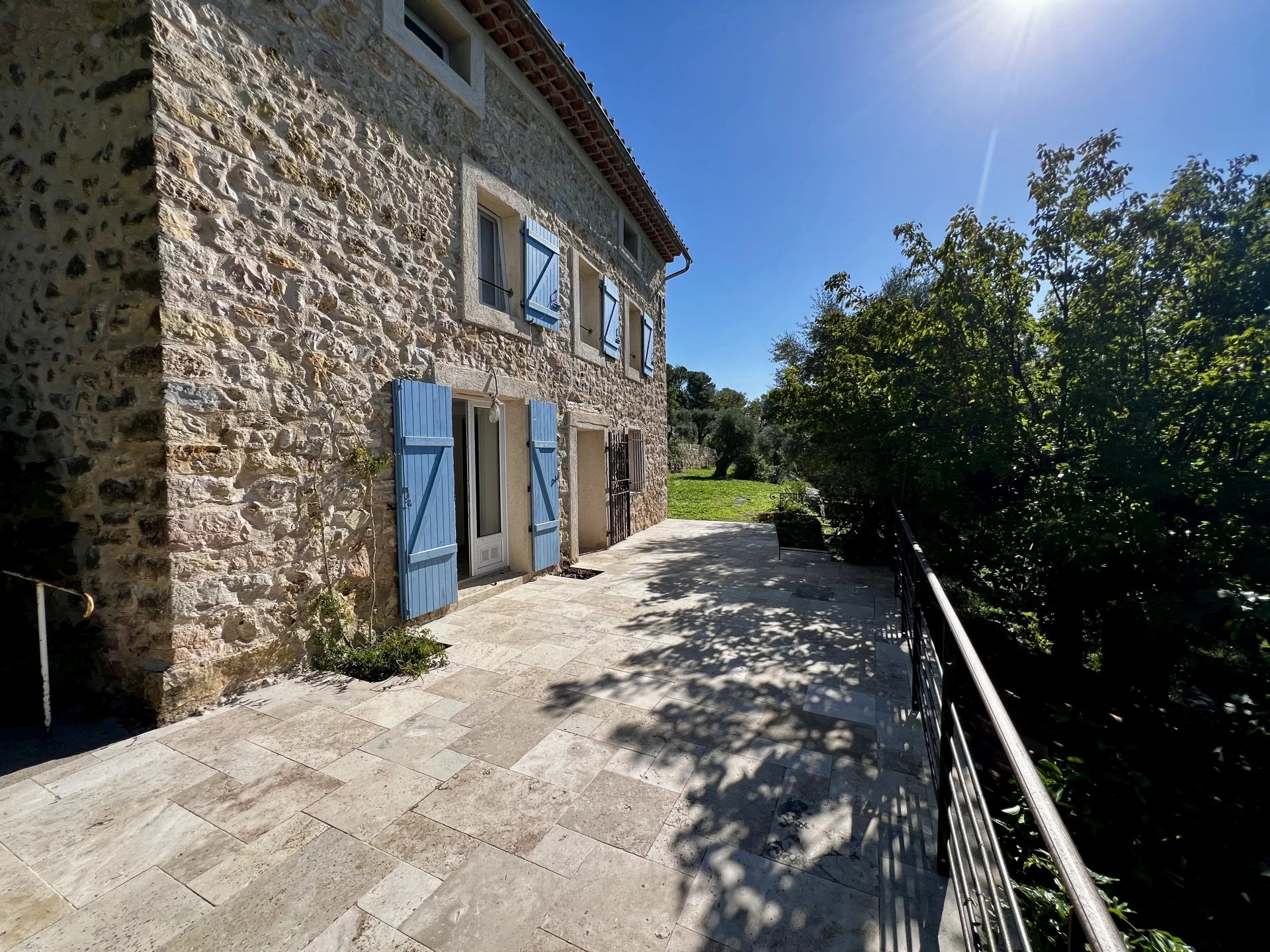 STONE SHEEPFOLD - FAYENCE