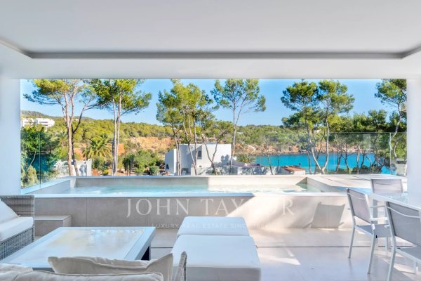 Exclusive apartmen with stunning sea views in Cala Llenya — photo 2