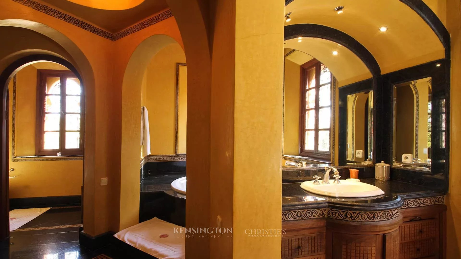 5 Bedroom Villa/Townhouse's Image 21