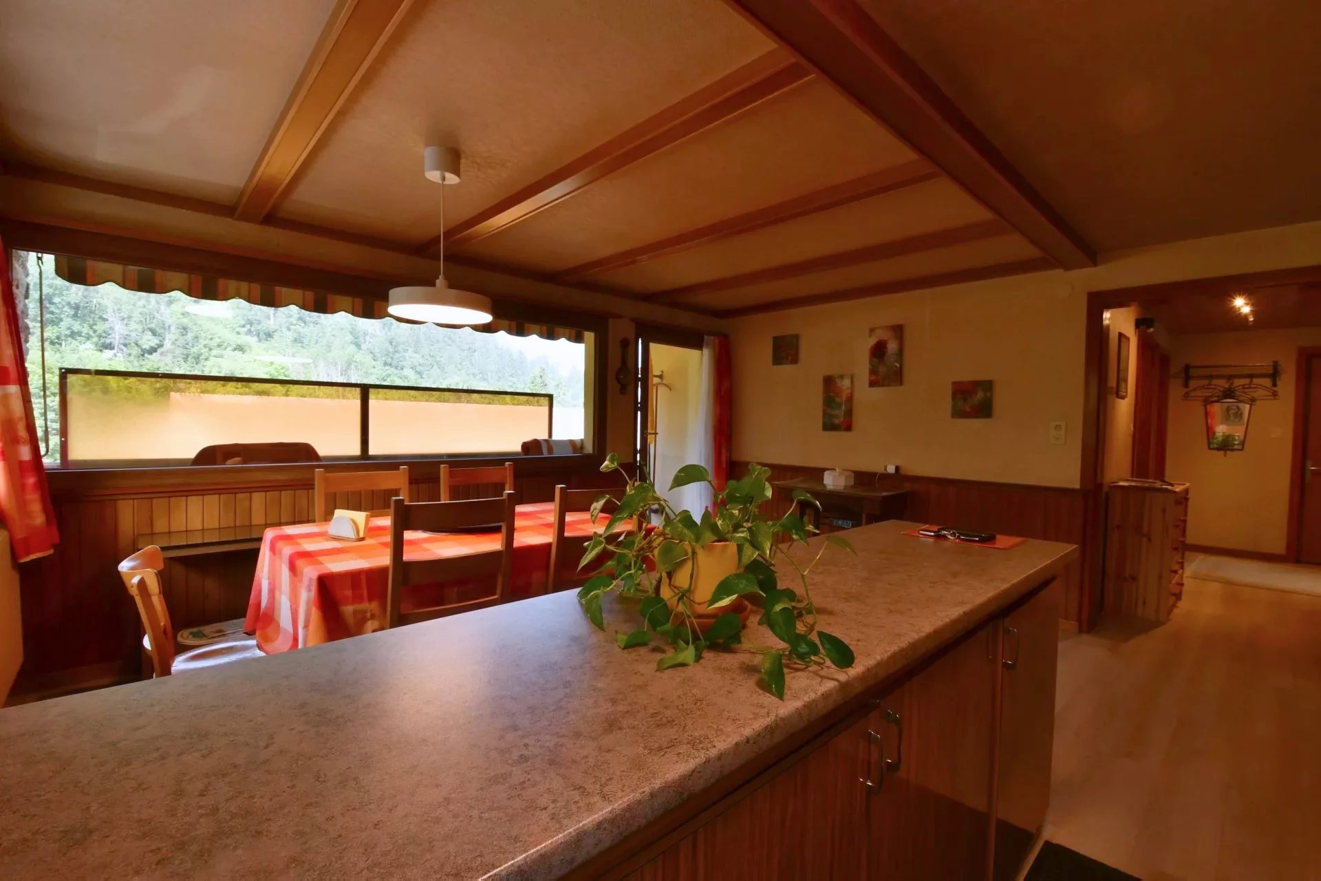 Propriété scindée en deux appartements