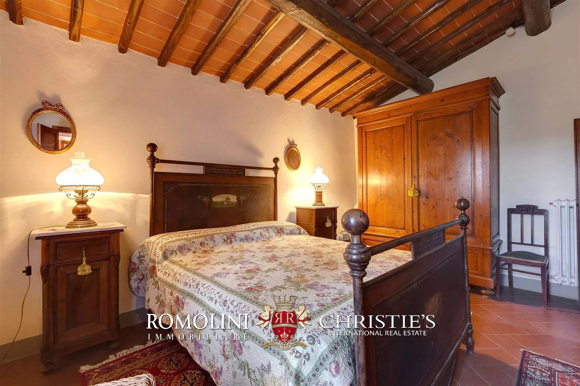 9 Bedroom Vineyard's Image 48