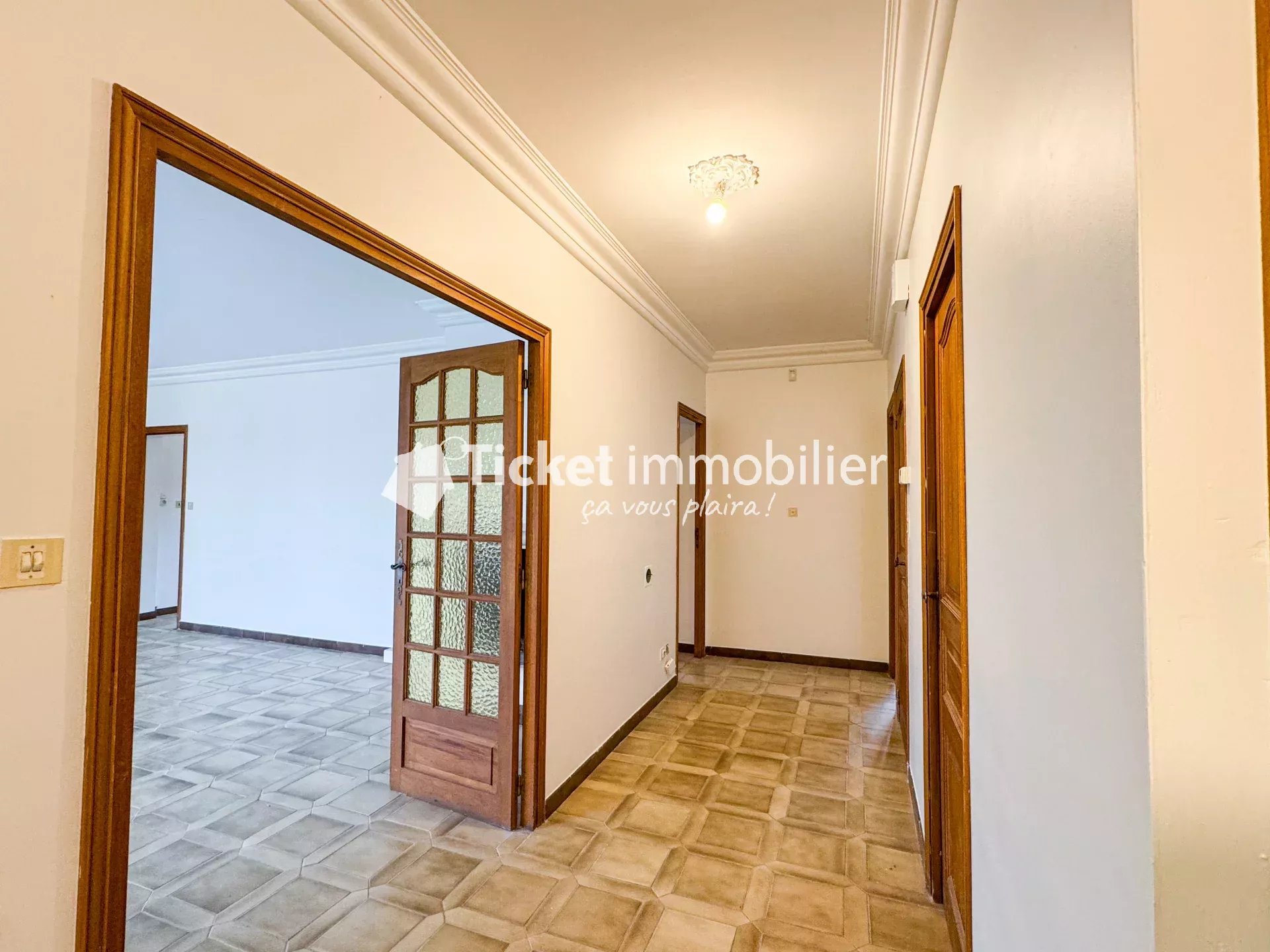 MAISON T5 DE 146m2 AVEC JARDIN de 633m2, GARAGE, CLIMATISATION ET GRANDE TERRASSE — photo 8