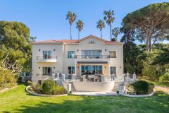 Luxury Villa Cap d'Antibes | Iconic Seafront Legacy Estate Antibes — photo 1 of 7