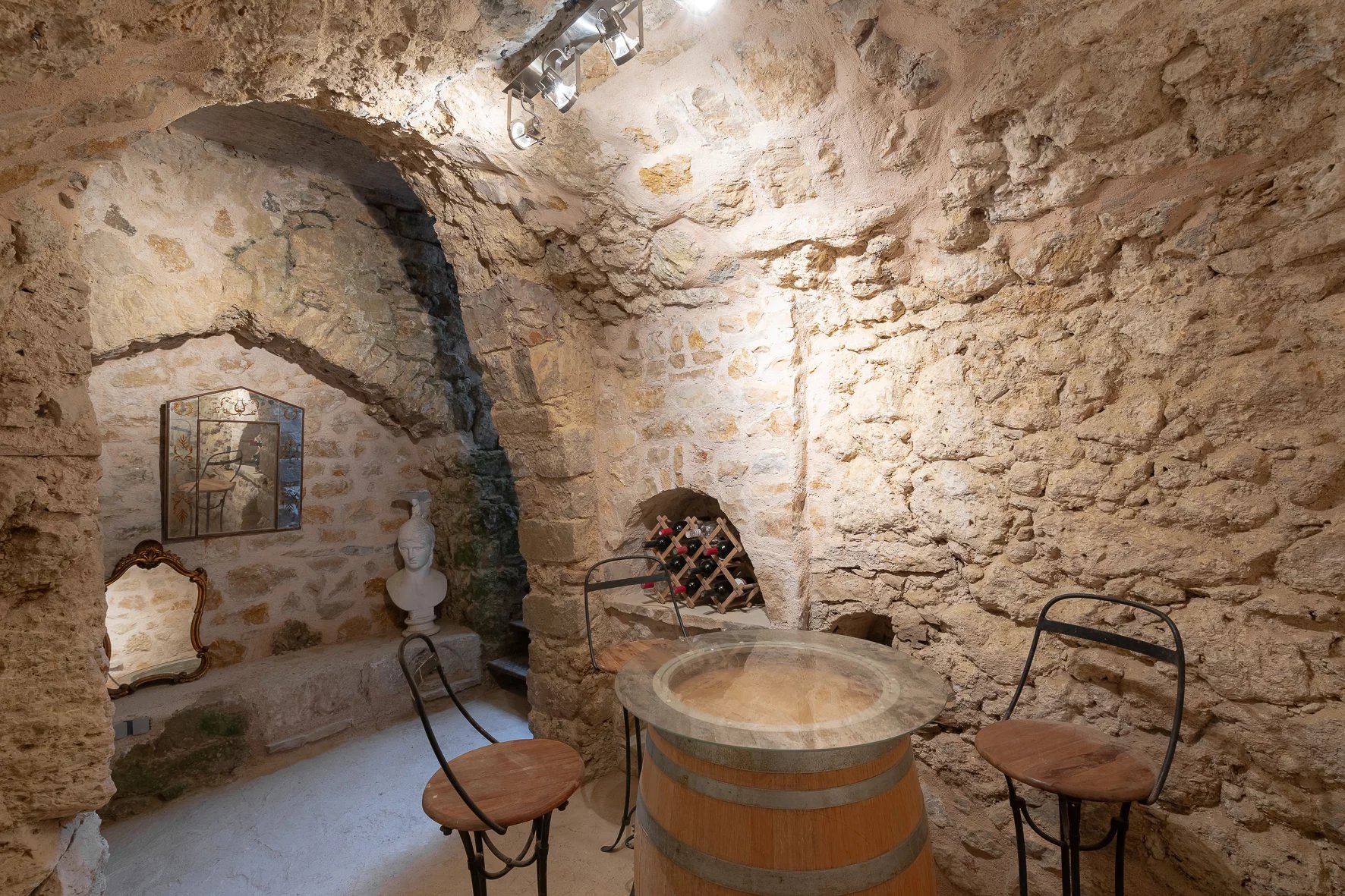 Magnificent 14th century property with pool  - Callian