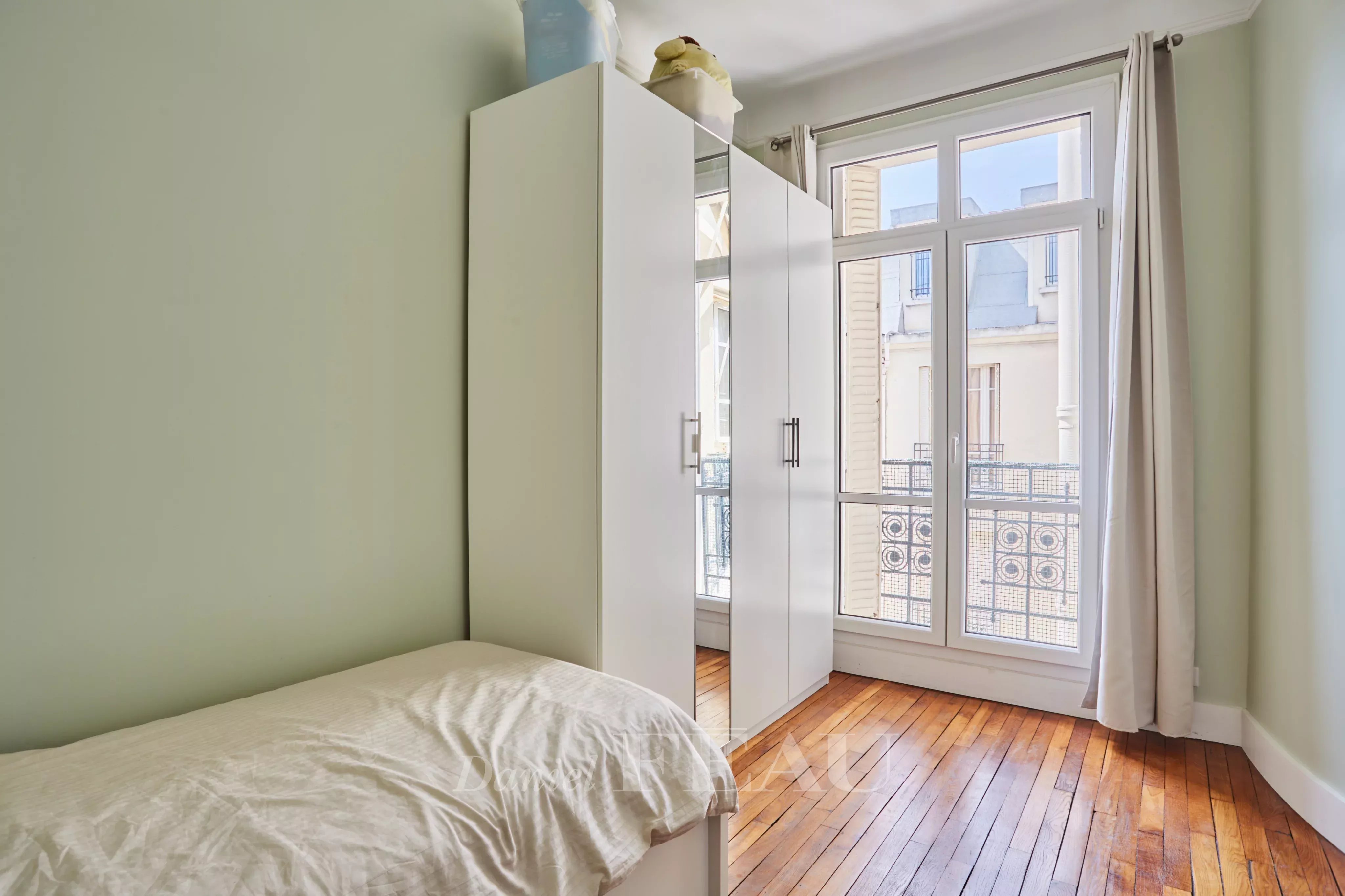 Chambre enfant sur cour